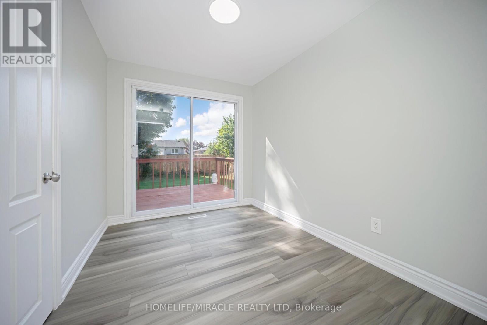 3777 Woodruff Crescent, Mississauga (Malton), Ontario  L4T 1T8 - Photo 23 - W12386527
