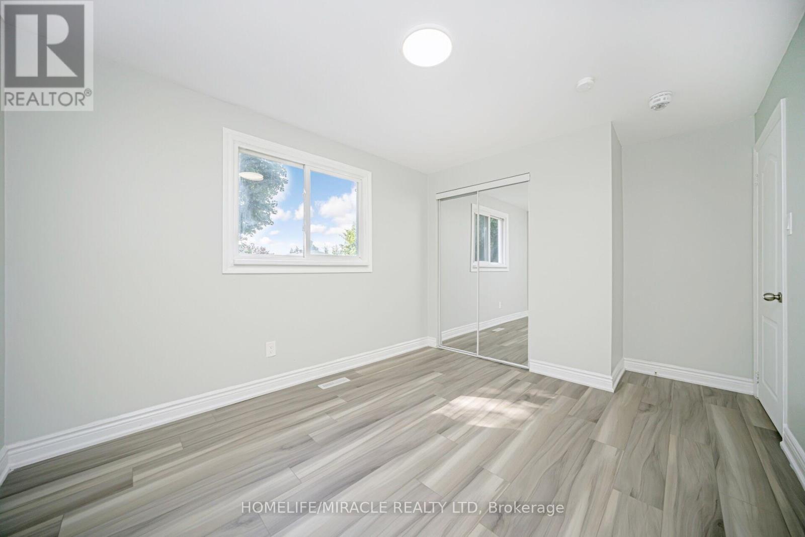 3777 Woodruff Crescent, Mississauga (Malton), Ontario  L4T 1T8 - Photo 27 - W12386527