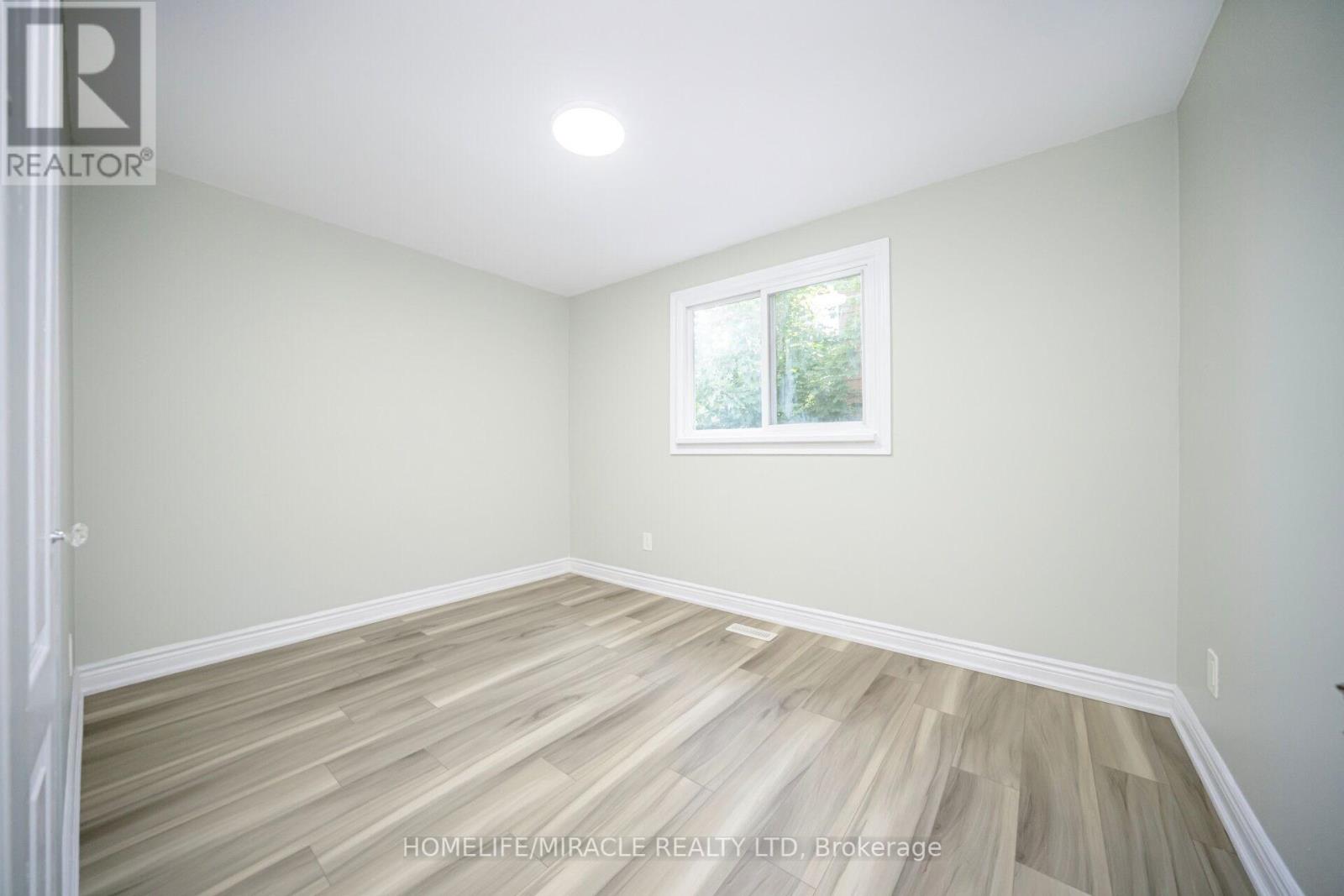 3777 Woodruff Crescent, Mississauga (Malton), Ontario  L4T 1T8 - Photo 28 - W12386527
