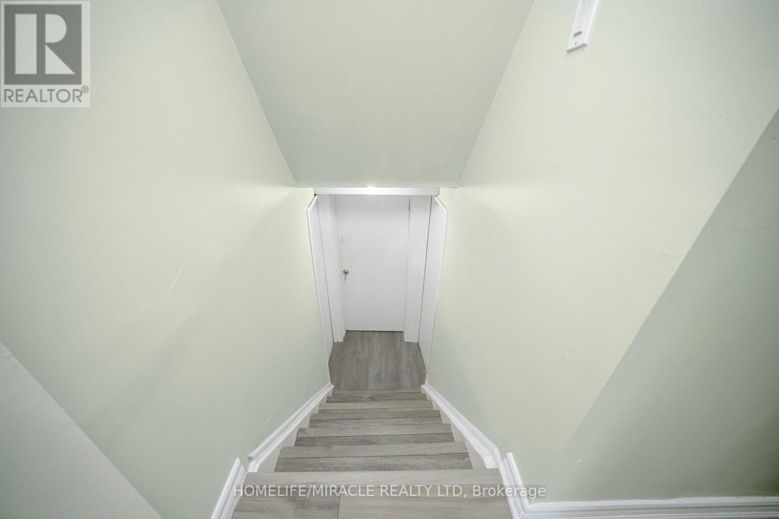 3777 Woodruff Crescent, Mississauga (Malton), Ontario  L4T 1T8 - Photo 31 - W12386527