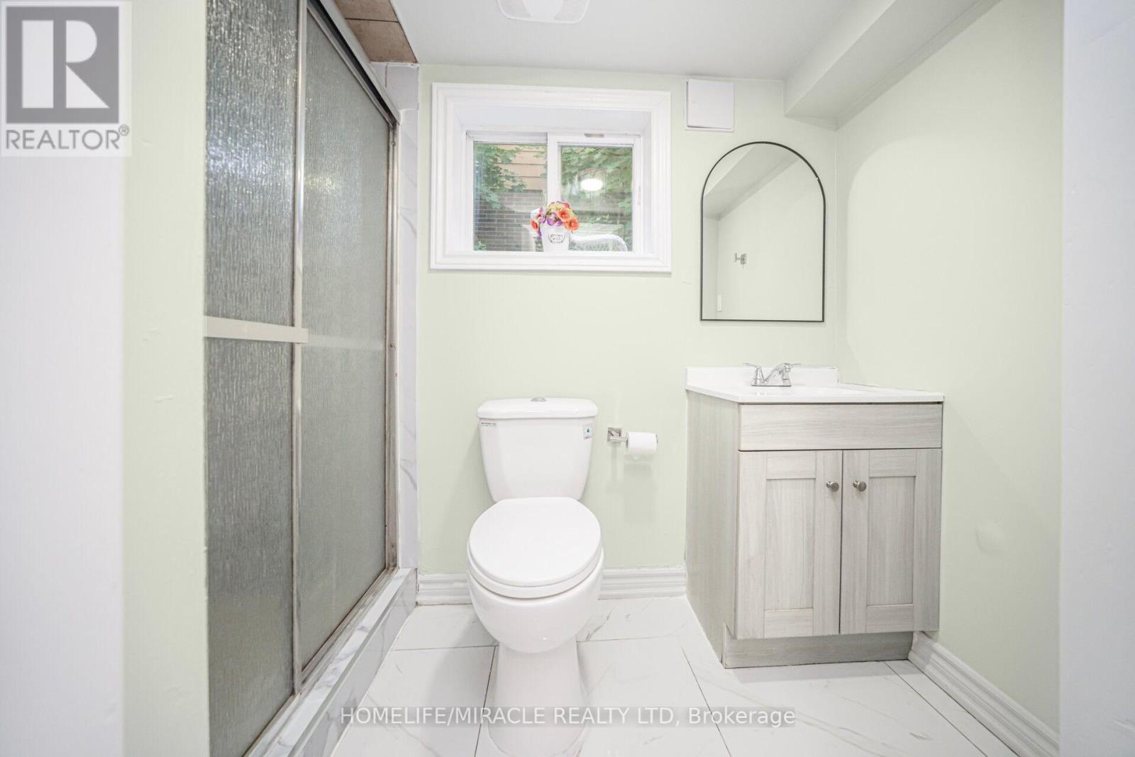 3777 Woodruff Crescent, Mississauga (Malton), Ontario  L4T 1T8 - Photo 37 - W12386527