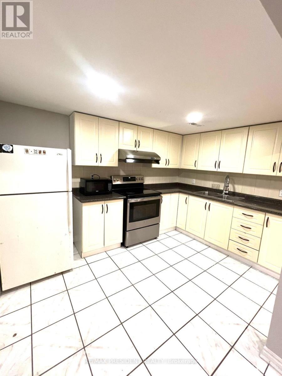 Basement - 62 Northwood Drive, Brampton, Ontario  L6X 2L2 - Photo 2 - W12386555