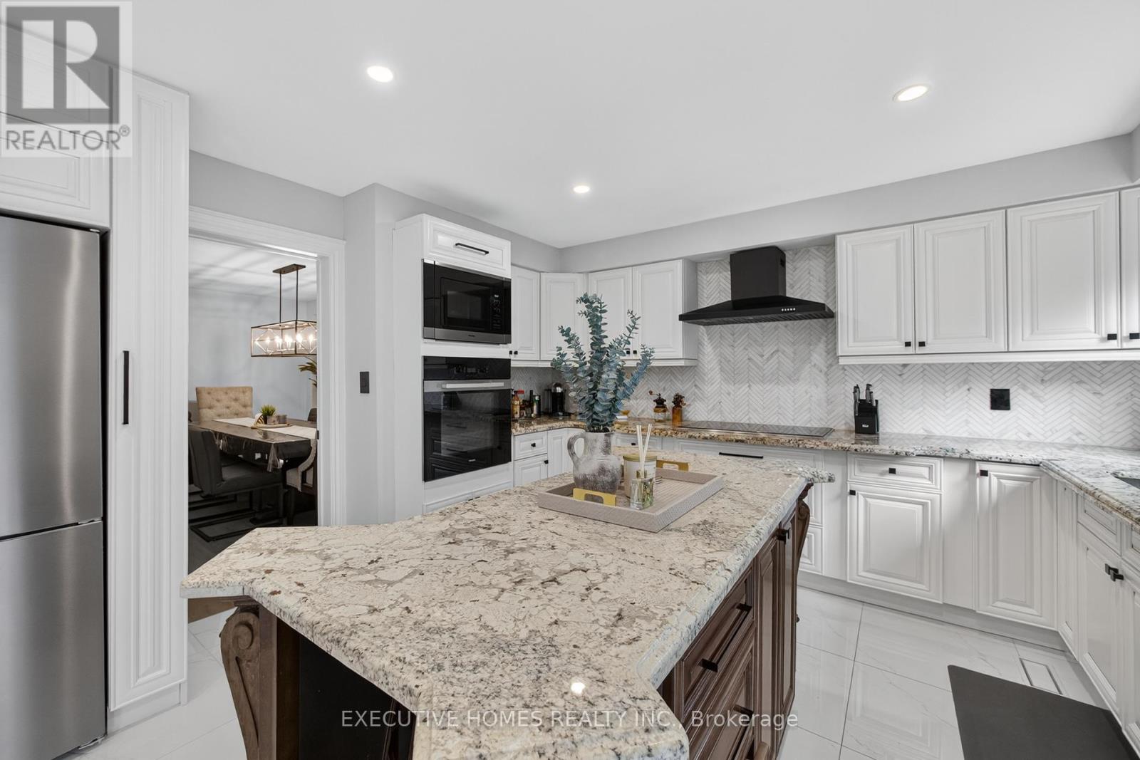 2966 Tradewind Drive, Mississauga, Ontario  L5N 6L3 - Photo 21 - W12386560