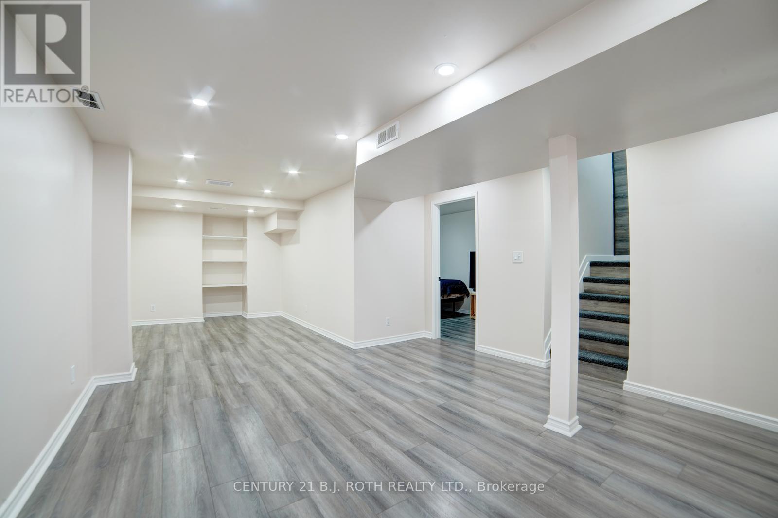 56 Sproule Drive, Brampton (Downtown Brampton), Ontario  L6V 4B4 - Photo 25 - W12386561