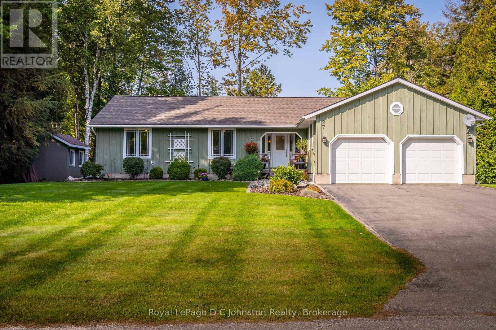 27 Gremik Crescent, South Bruce Peninsula, Ontario  N0H 2G0 - Photo 3 - X12386603