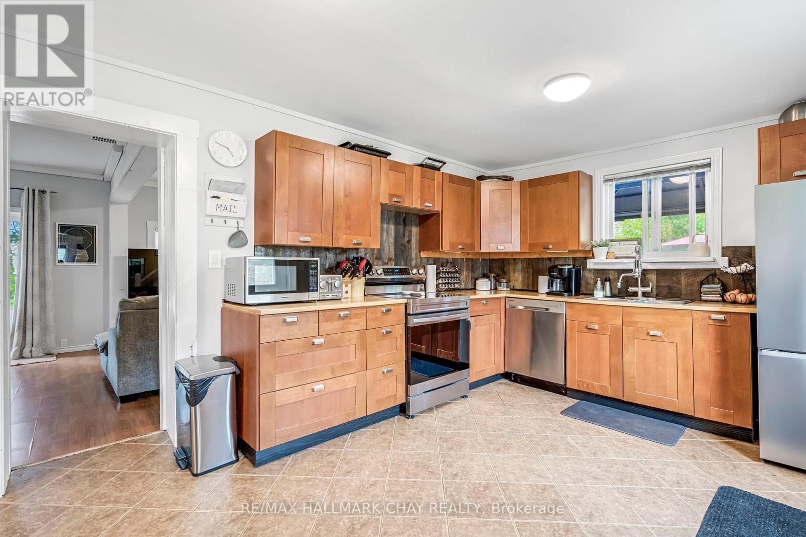 479 Margaret Street, Tay (Port Mcnicoll), Ontario  L0K 1R0 - Photo 5 - S12384473