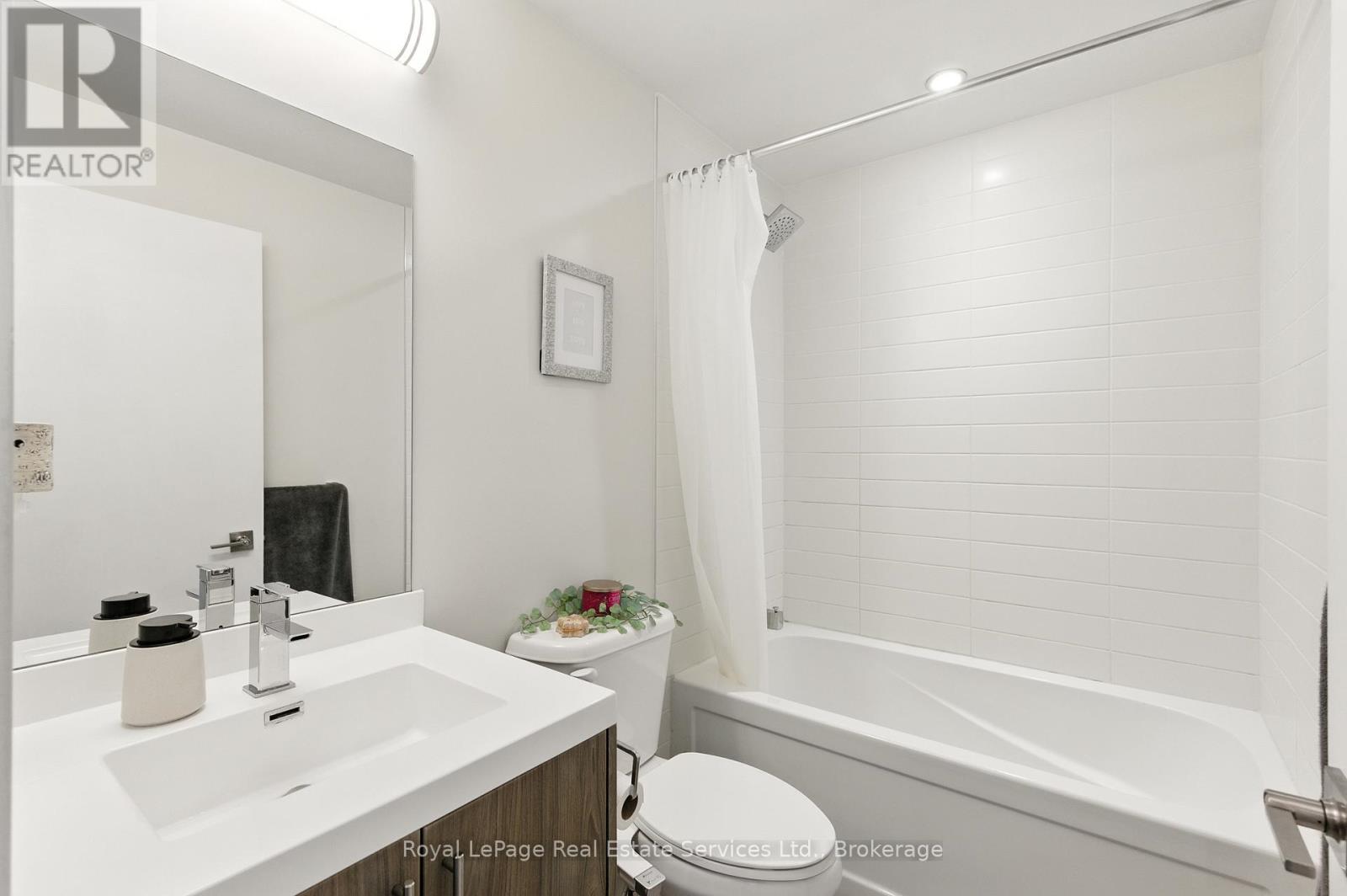 813 - 2081 Fairview Street, Burlington, Ontario  L7R 0E4 - Photo 11 - W12386390