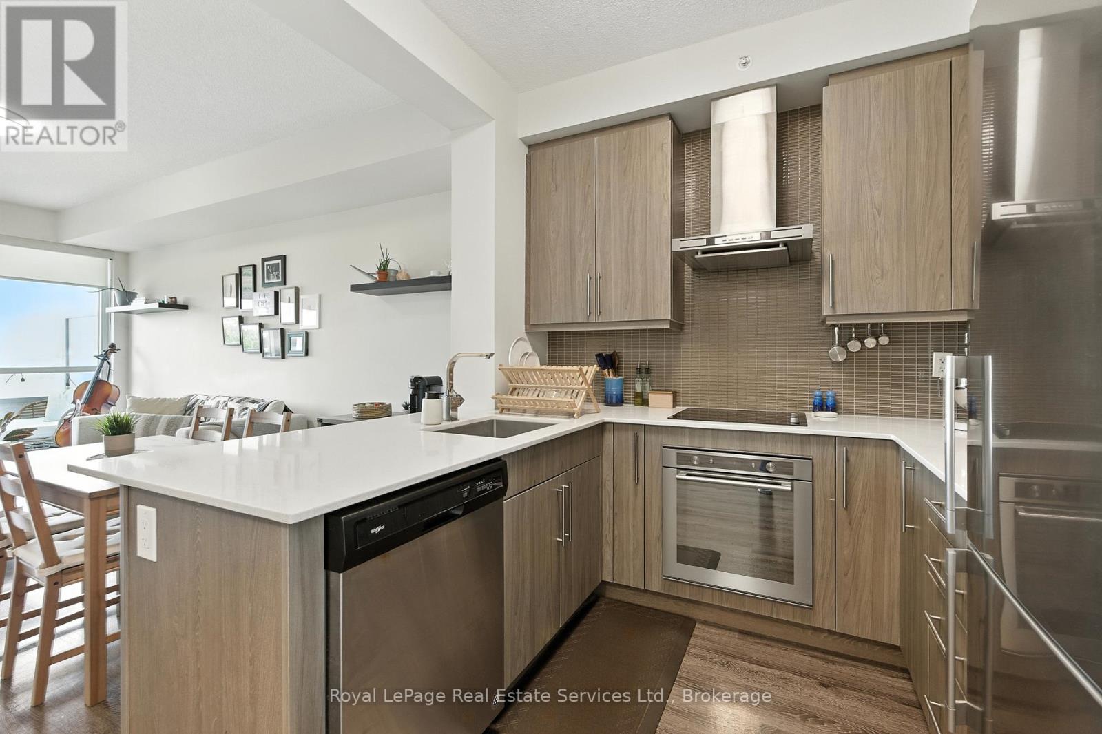 813 - 2081 Fairview Street, Burlington, Ontario  L7R 0E4 - Photo 6 - W12386390