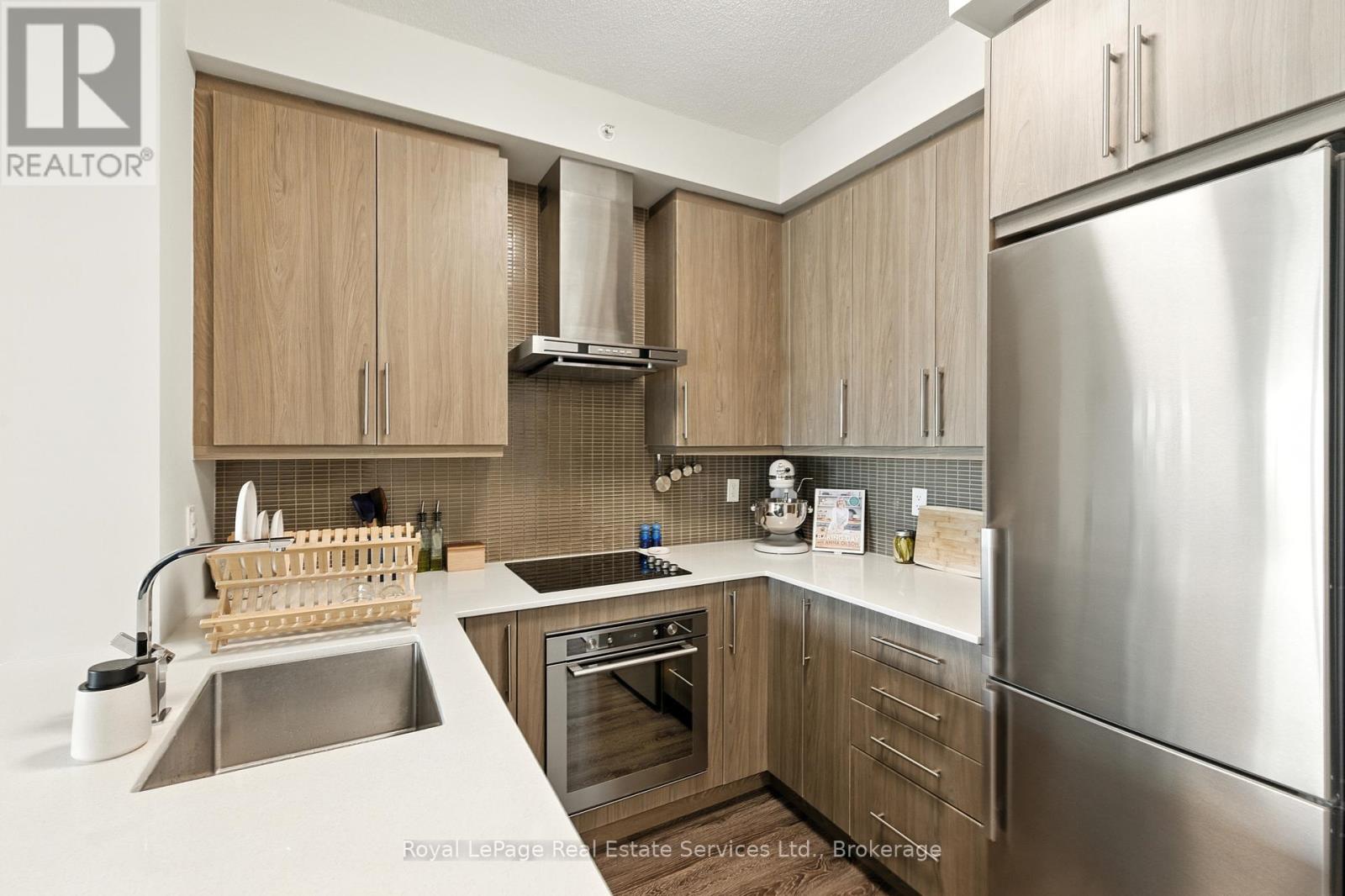 813 - 2081 Fairview Street, Burlington, Ontario  L7R 0E4 - Photo 5 - W12386390