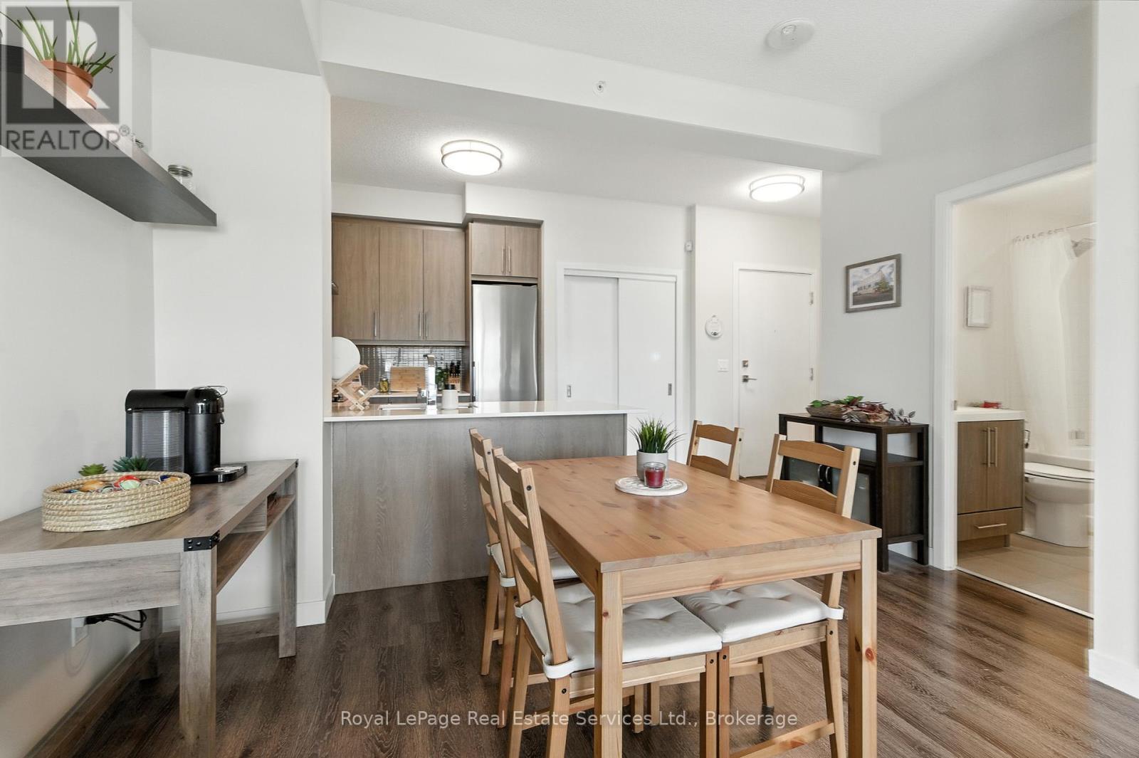813 - 2081 Fairview Street, Burlington, Ontario  L7R 0E4 - Photo 4 - W12386390