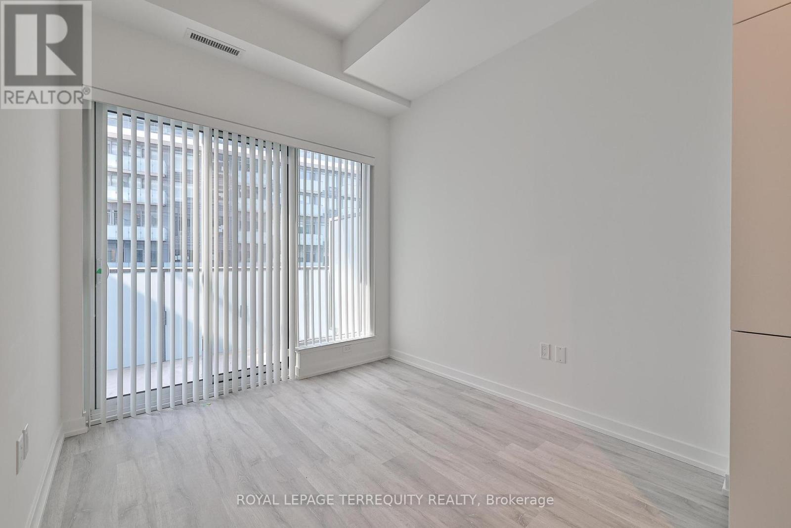 801 - 8 Olympic Garden Drive, Toronto, Ontario  M2M 0B9 - Photo 11 - C12386592
