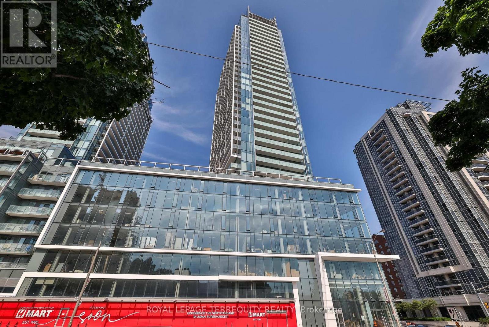 801 - 8 Olympic Garden Drive, Toronto, Ontario  M2M 0B9 - Photo 2 - C12386592