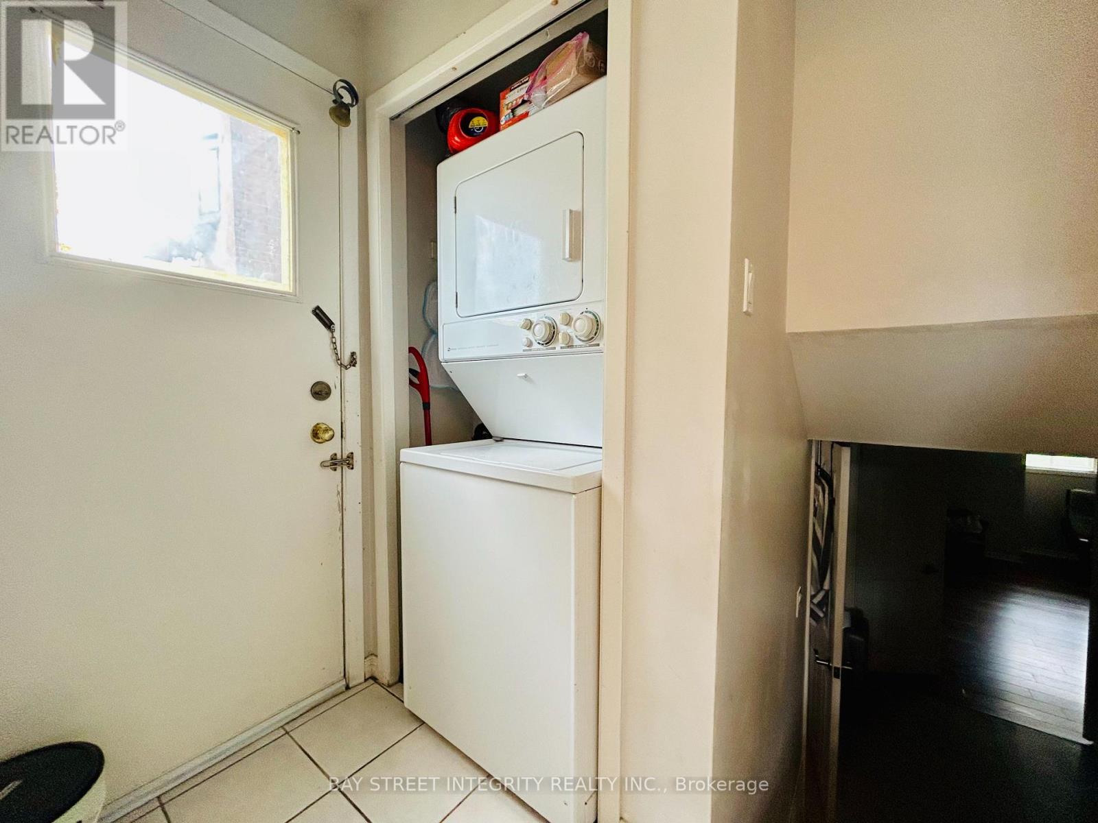 19 Belsay Court, Toronto, Ontario  M1W 3W4 - Photo 11 - E12385248