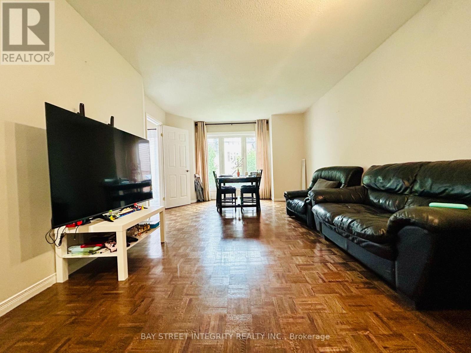 19 Belsay Court, Toronto, Ontario  M1W 3W4 - Photo 4 - E12385248