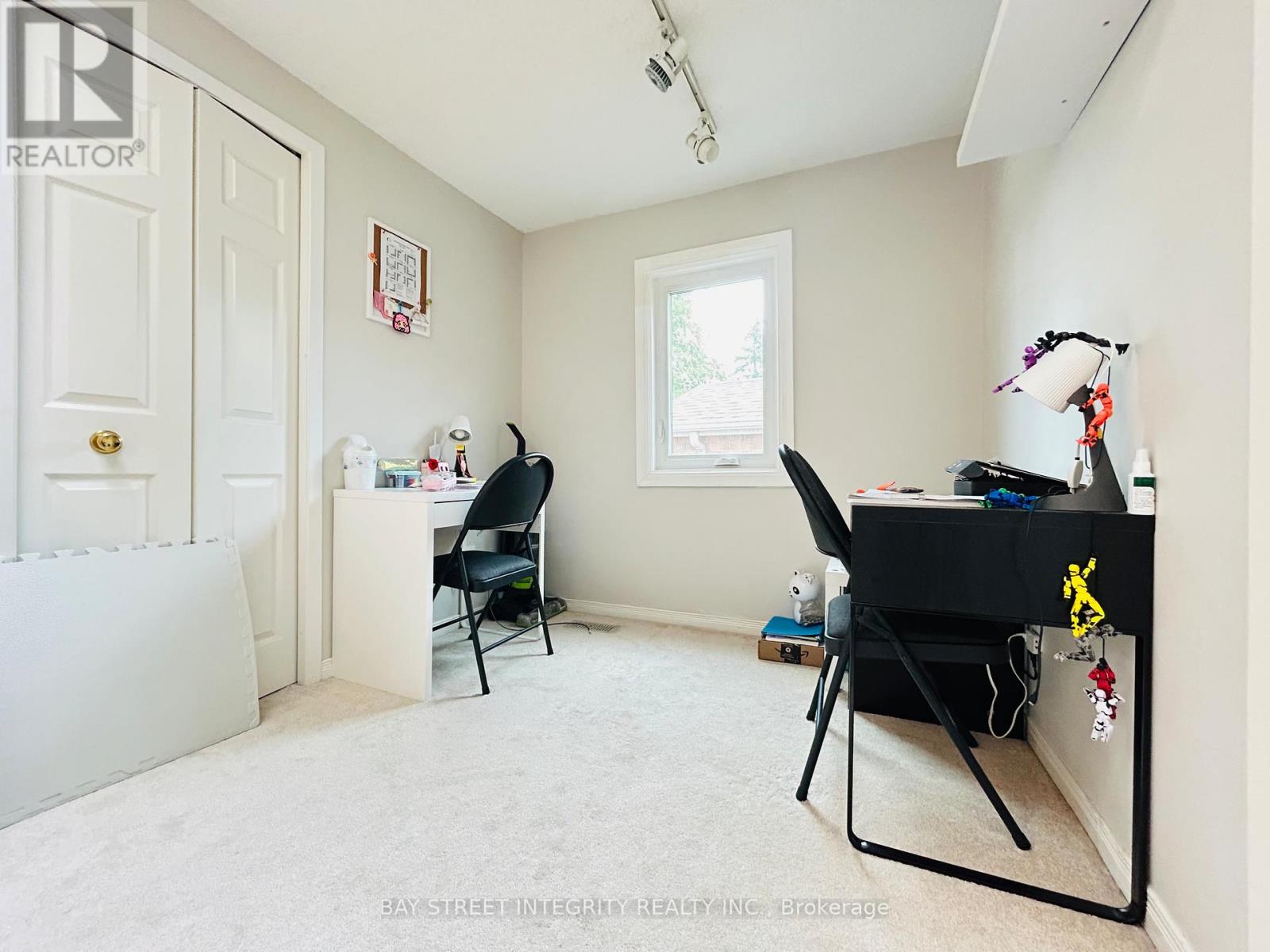 19 Belsay Court, Toronto, Ontario  M1W 3W4 - Photo 9 - E12385248