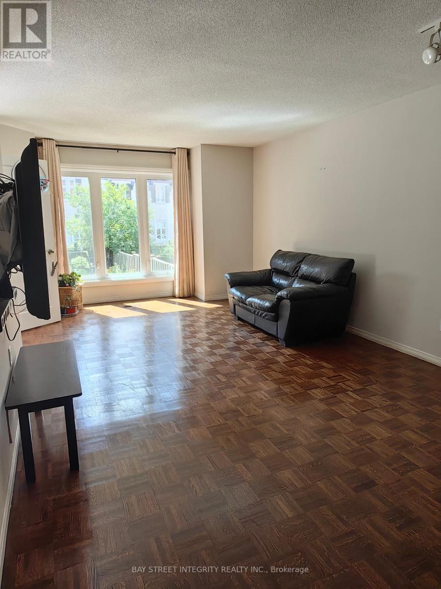 19 Belsay Court, Toronto, Ontario  M1W 3W4 - Photo 5 - E12385248