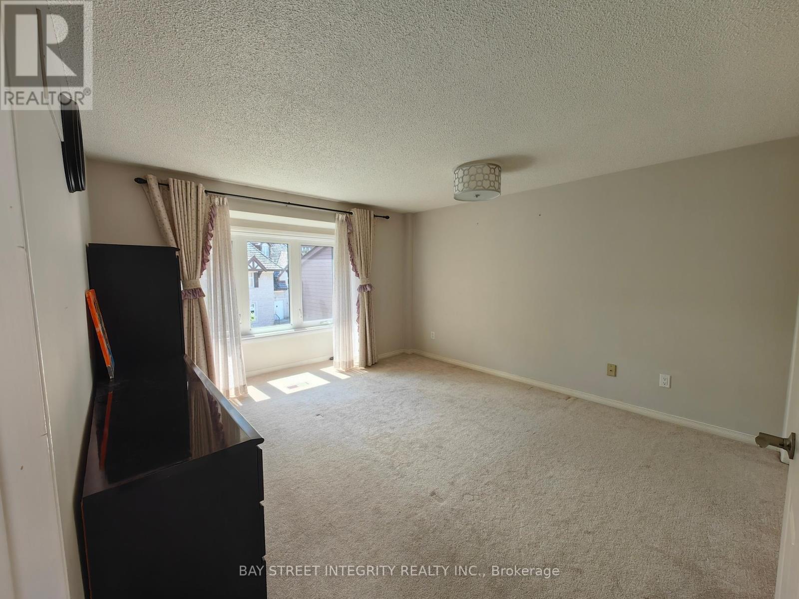 19 Belsay Court, Toronto, Ontario  M1W 3W4 - Photo 8 - E12385248