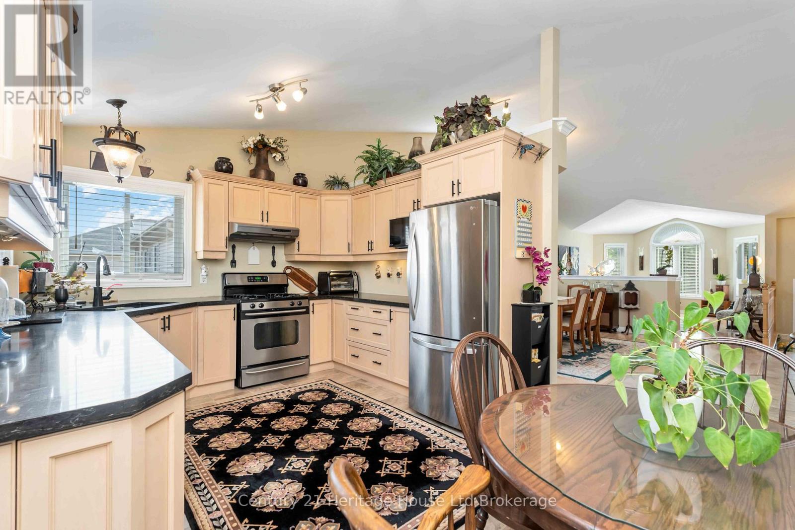 6295 Townline Road, West Lincoln, Ontario  L0R 2A0 - Photo 8 - X12386622