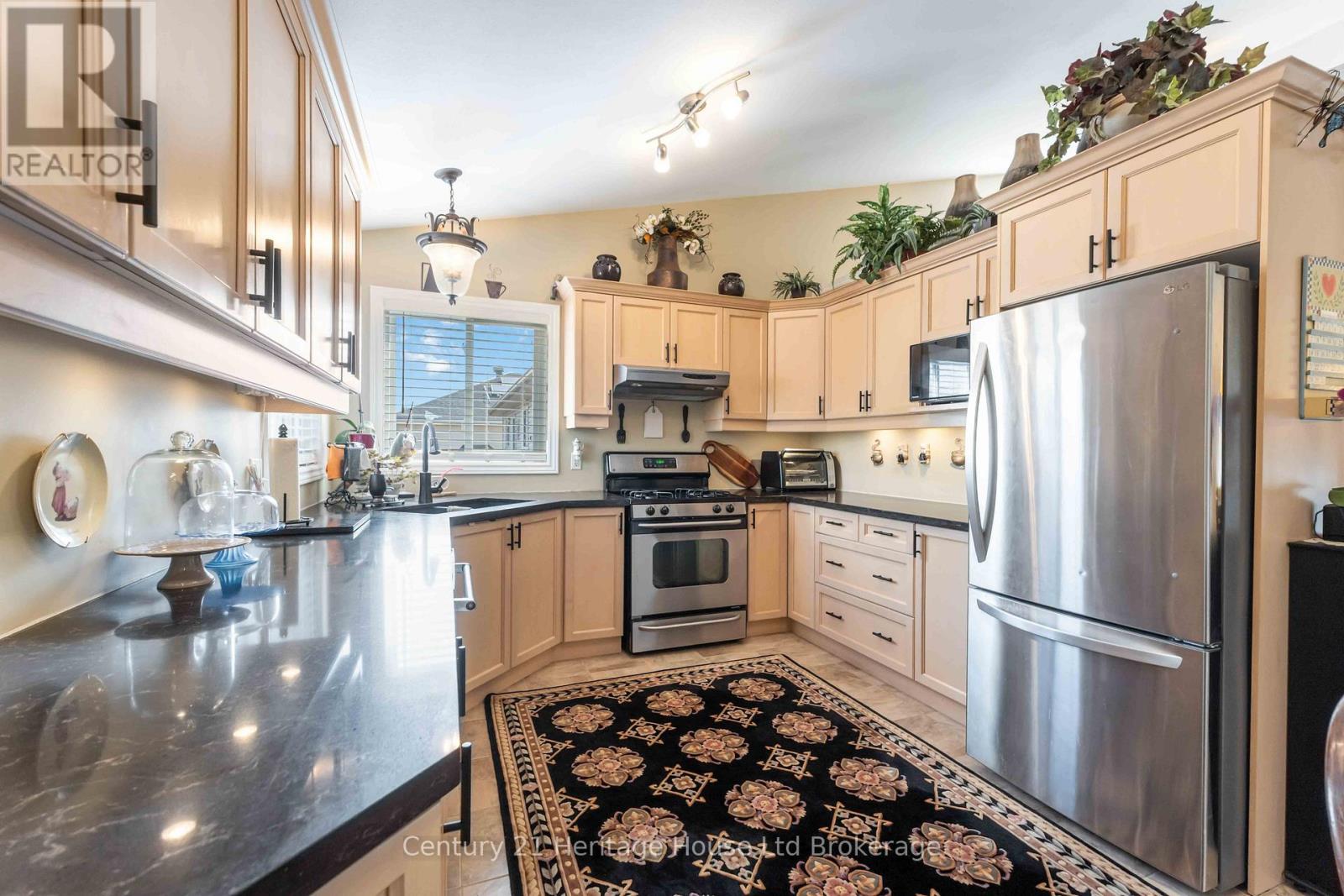 6295 Townline Road, West Lincoln, Ontario  L0R 2A0 - Photo 9 - X12386622