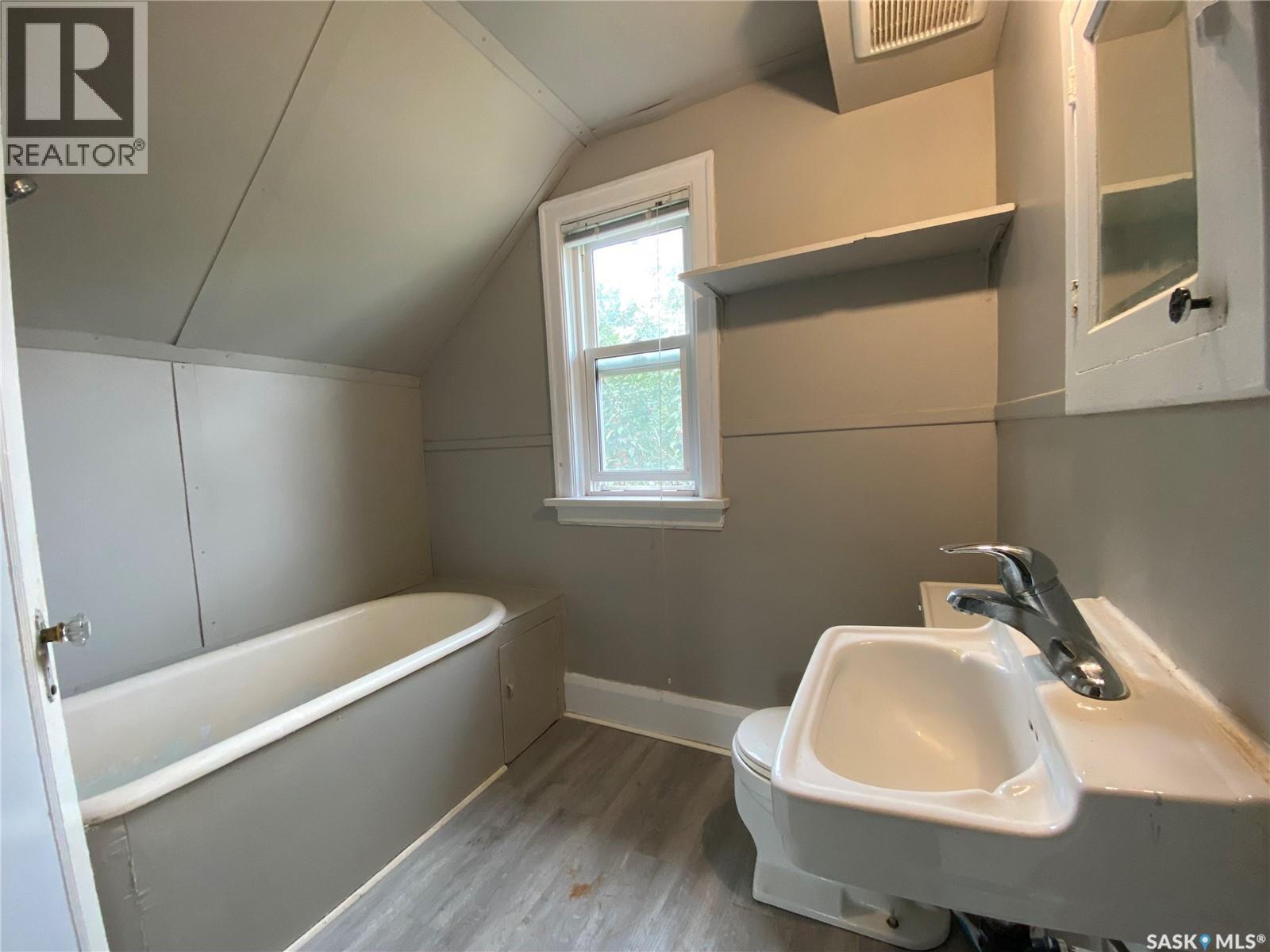 2460 Wallace Street, Regina, Saskatchewan  S4N 4B3 - Photo 11 - SK017555