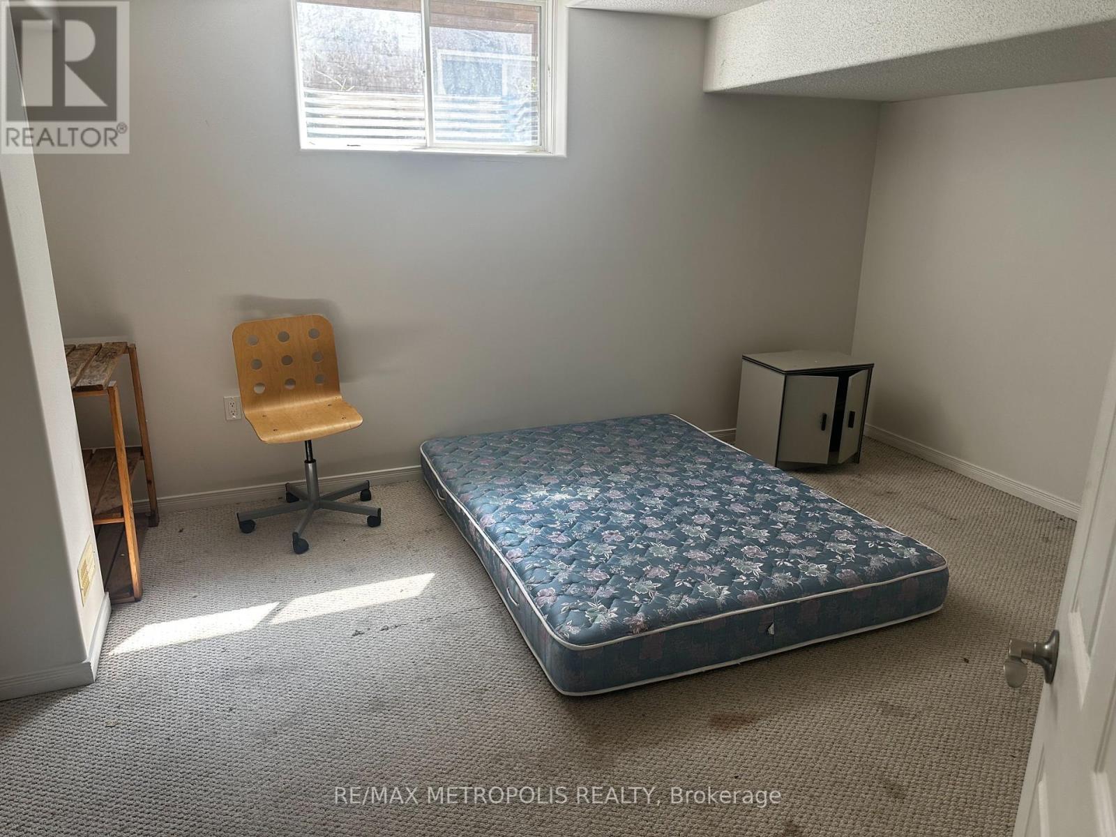 Bsmt Room1 - 73 Summer Lane, Selwyn, Ontario  K9L 0G4 - Photo 4 - X12386632