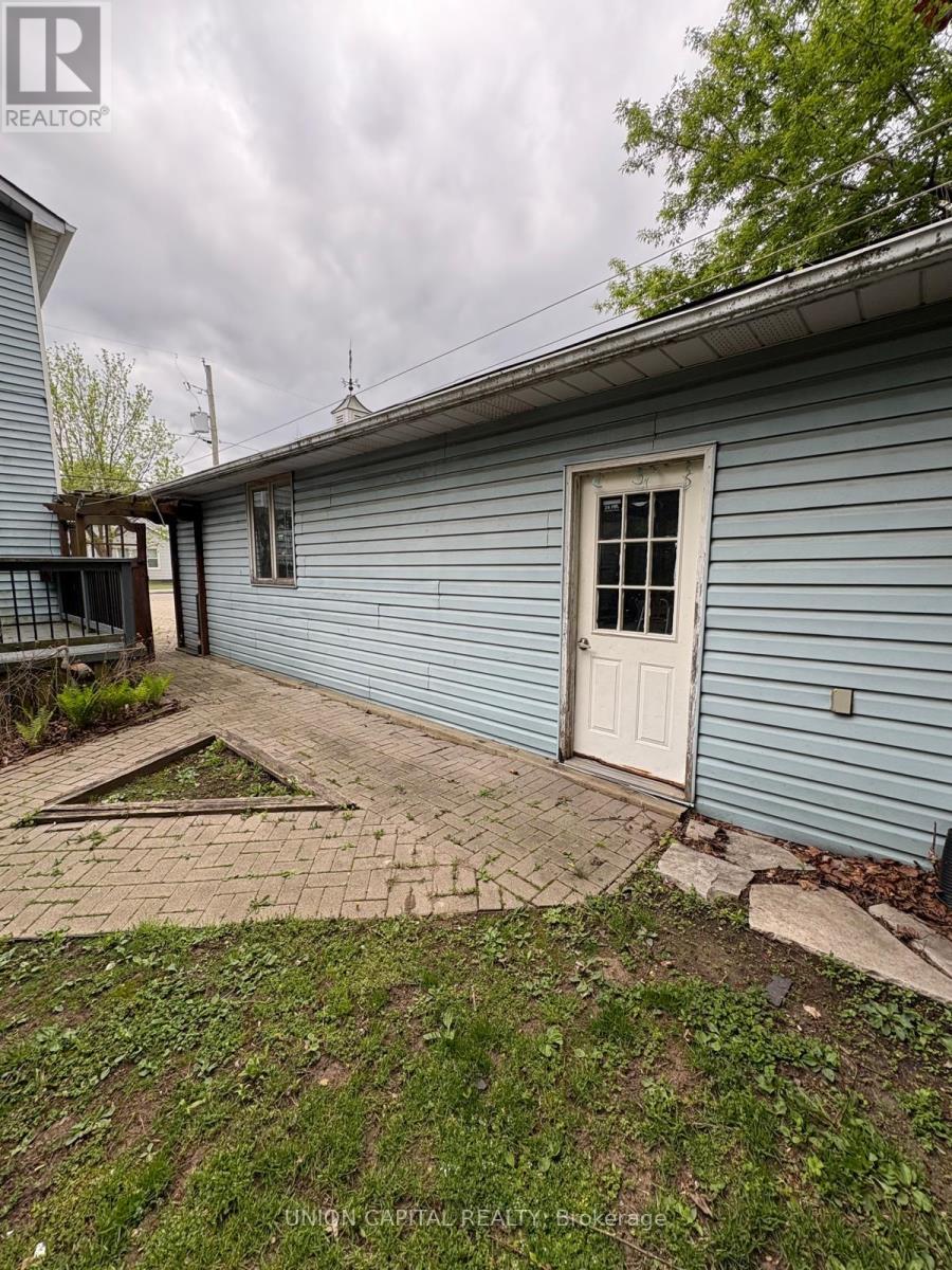 38 Ward Avenue, Hamilton (Ainslie Wood), Ontario  L8S 2E6 - Photo 18 - X12162376