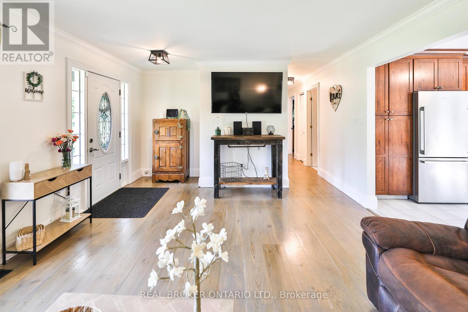 8 Benjamin Lane, North Grenville, Ontario  K0G 1J0 - Photo 4 - X12386650