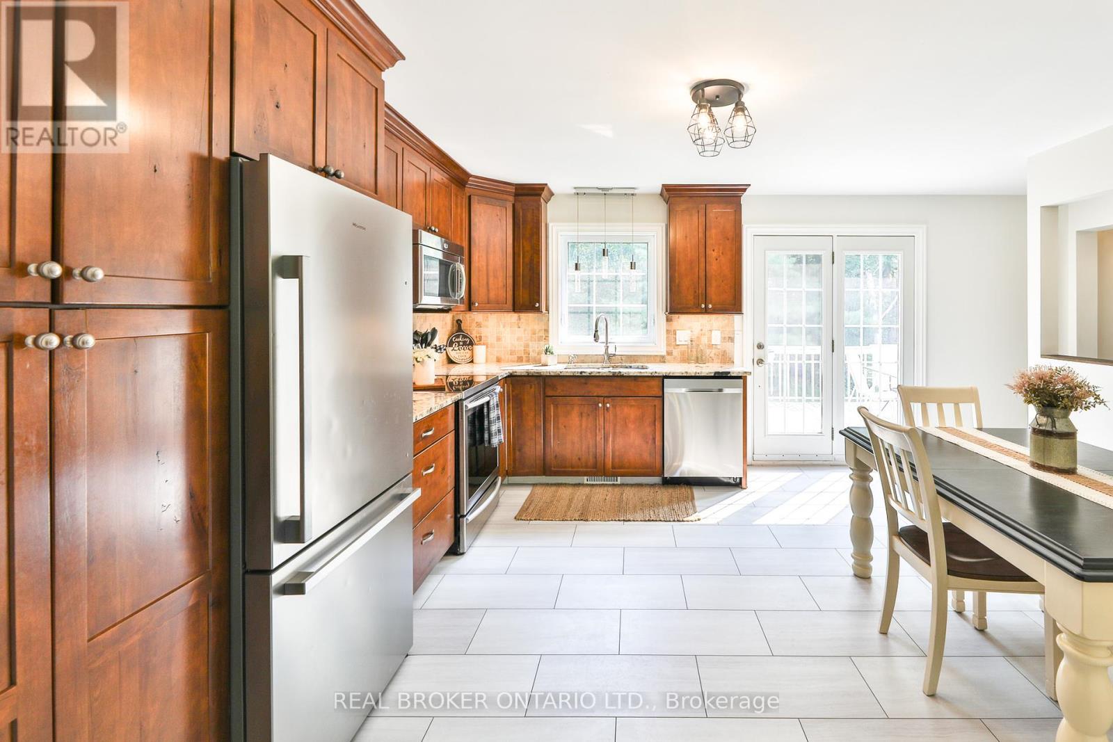 8 Benjamin Lane, North Grenville, Ontario  K0G 1J0 - Photo 7 - X12386650