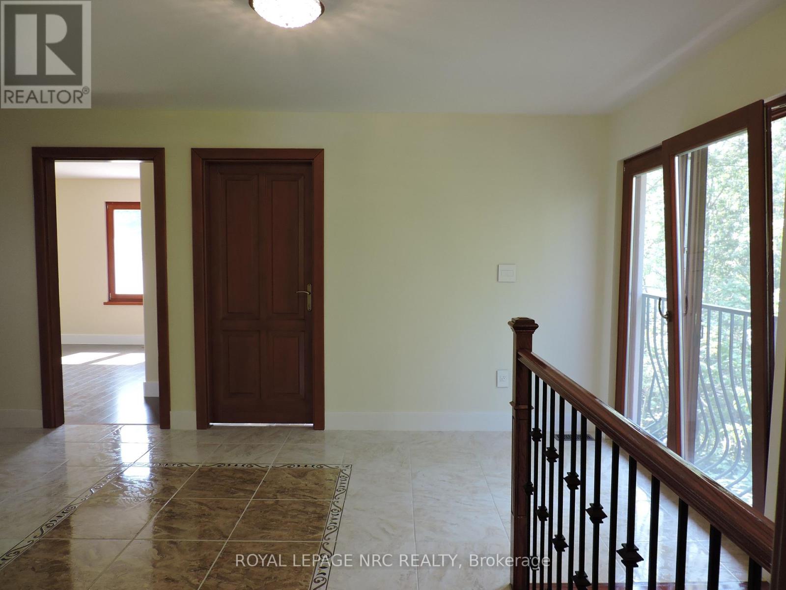 340 Oxford Avenue, Fort Erie, Ontario  L0S 1B0 - Photo 14 - X12386668