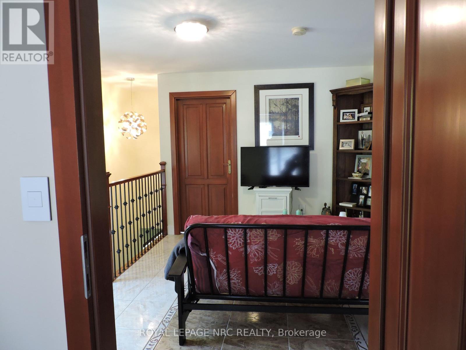 340 Oxford Avenue, Fort Erie, Ontario  L0S 1B0 - Photo 22 - X12386668