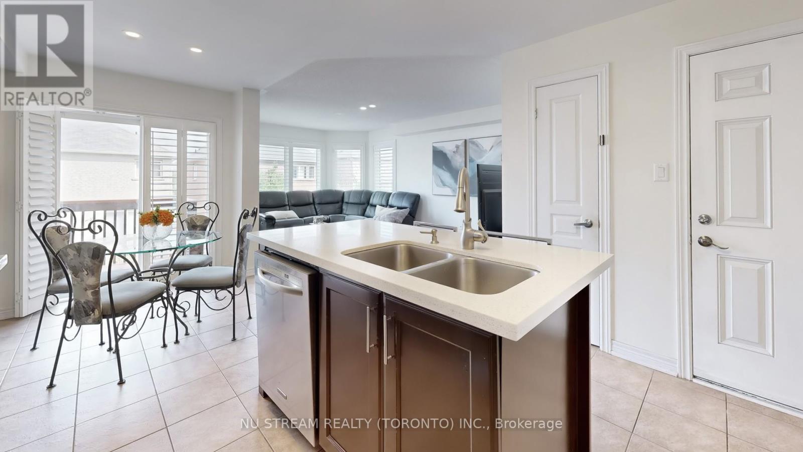 79 Stoyell Drive, Richmond Hill (Jefferson), Ontario  L4E 0M9 - Photo 8 - N12386677