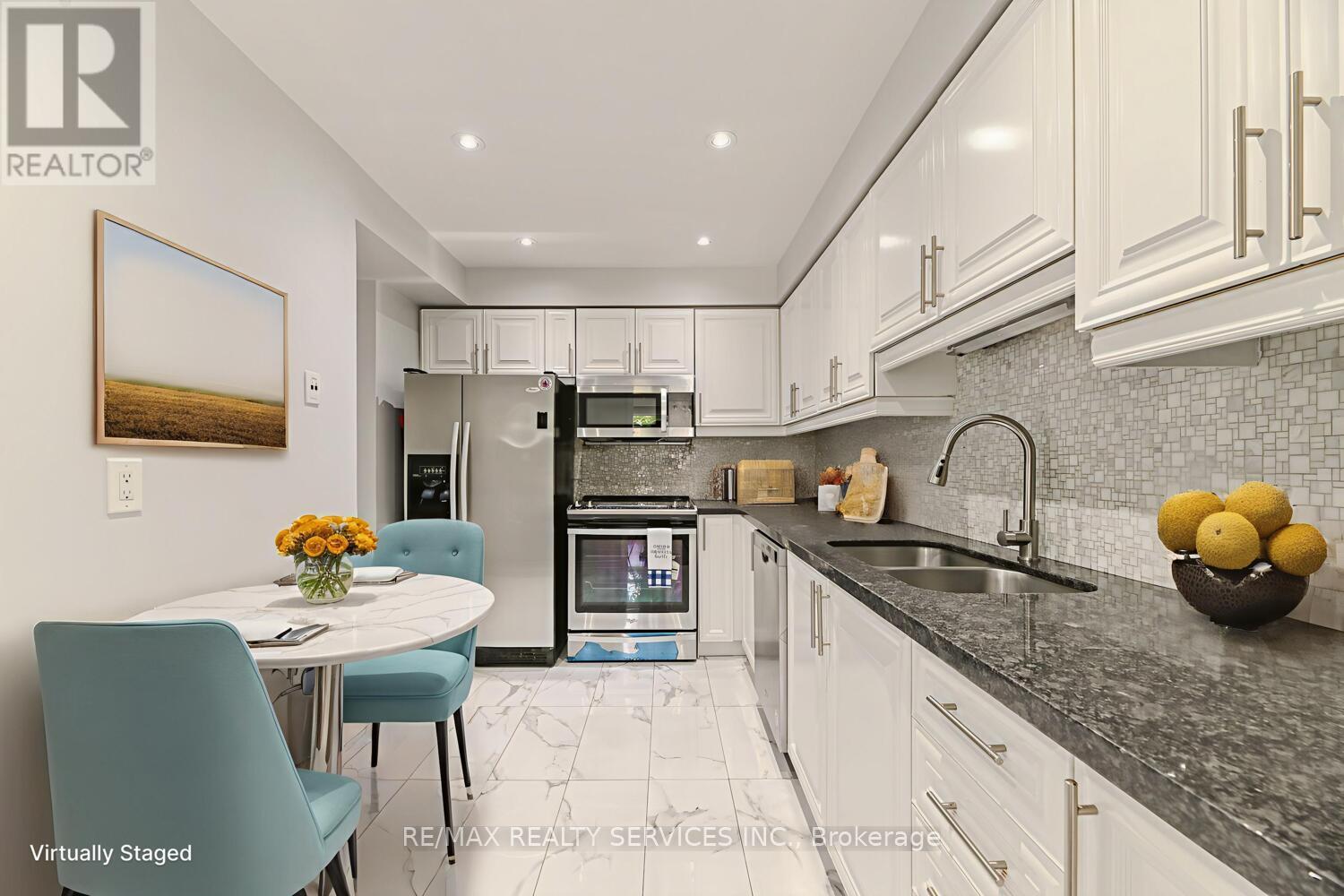6 - 110 Heathcliffe Square, Brampton, Ontario  L6S 5R1 - Photo 15 - W12386648