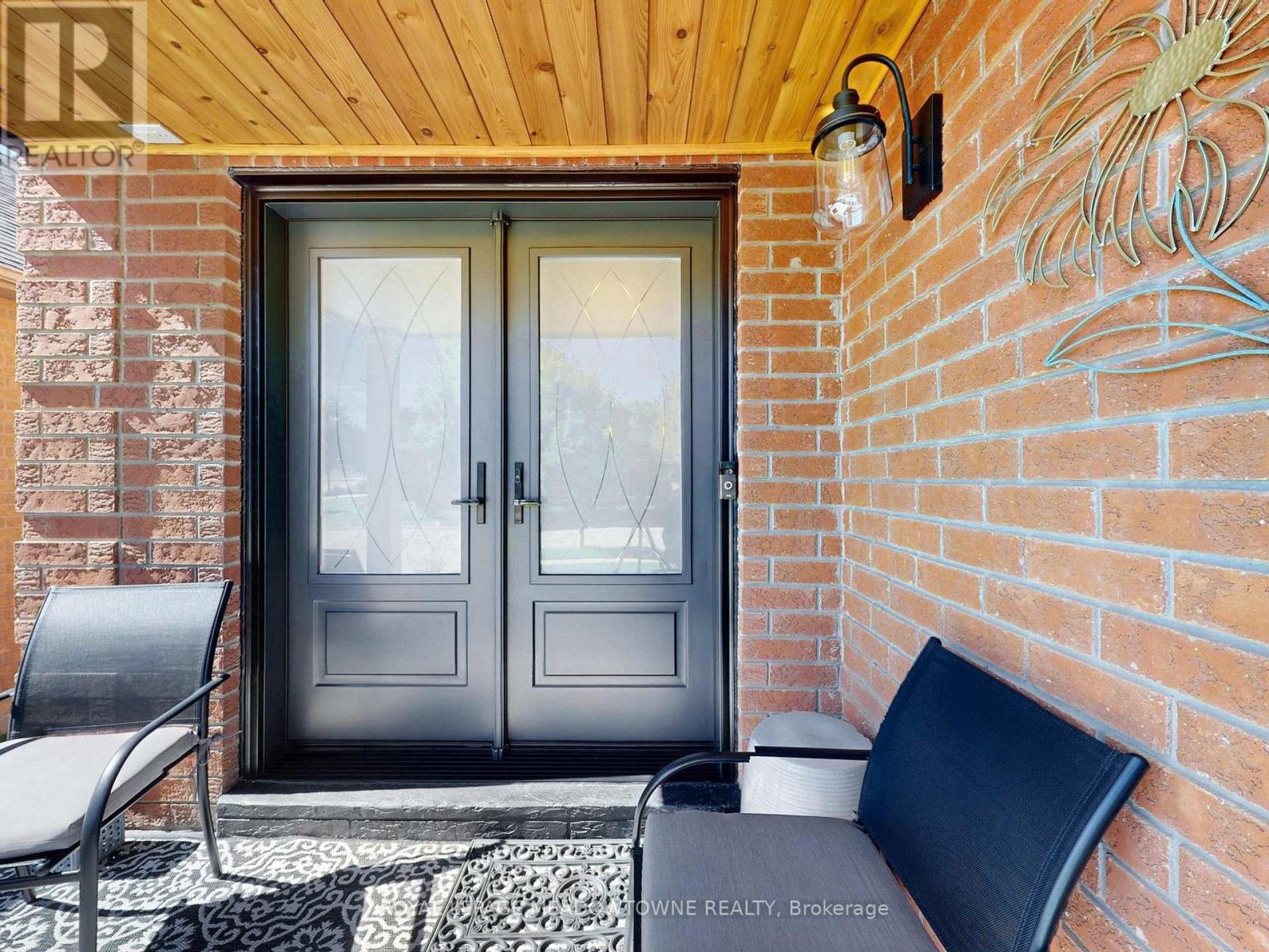 Property at 184 MOWAT CRESCENT image 3