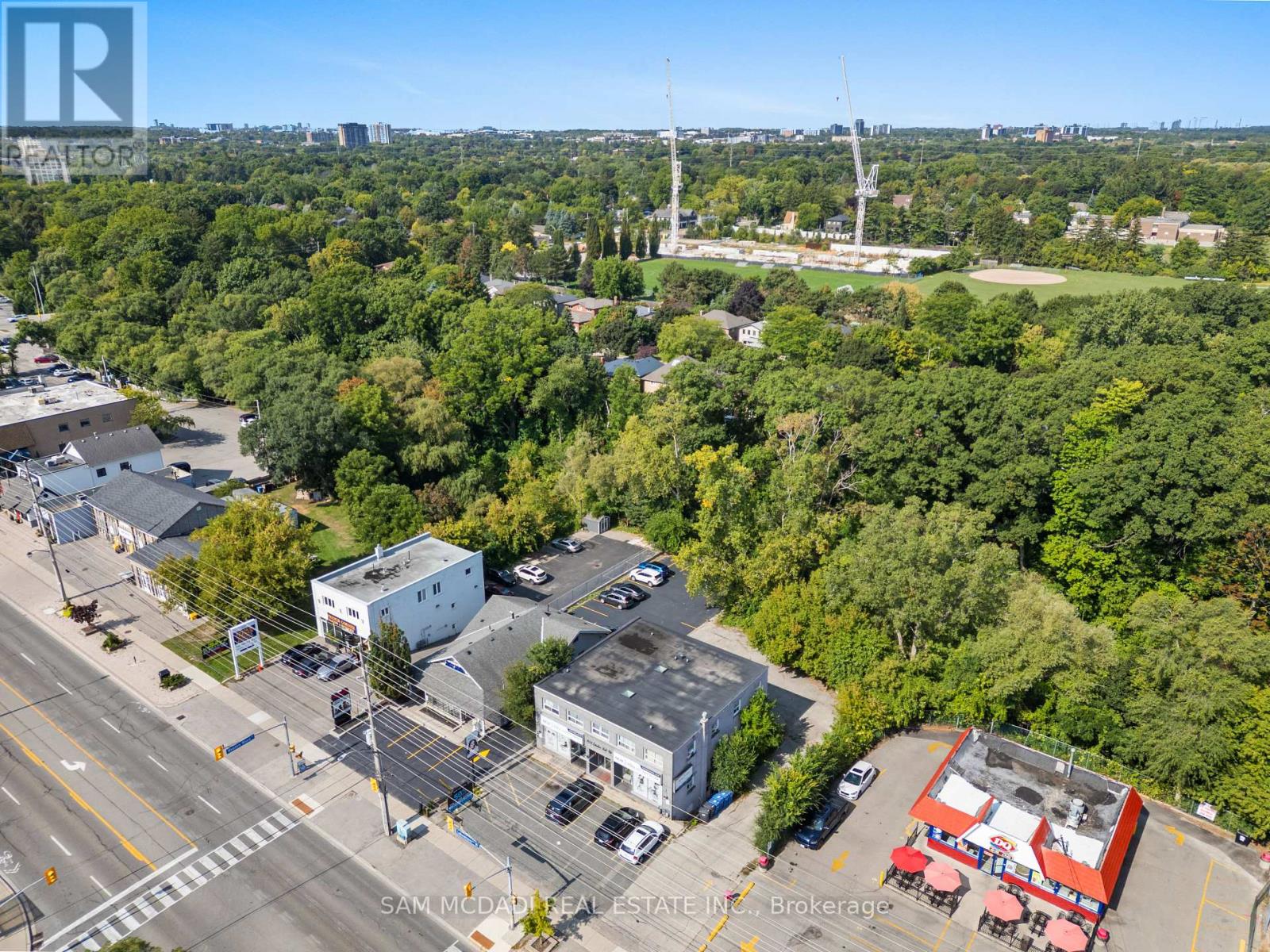 1651 Lakeshore Road W, Mississauga (Clarkson), Ontario  L5J 1J4 - Photo 16 - W12386671