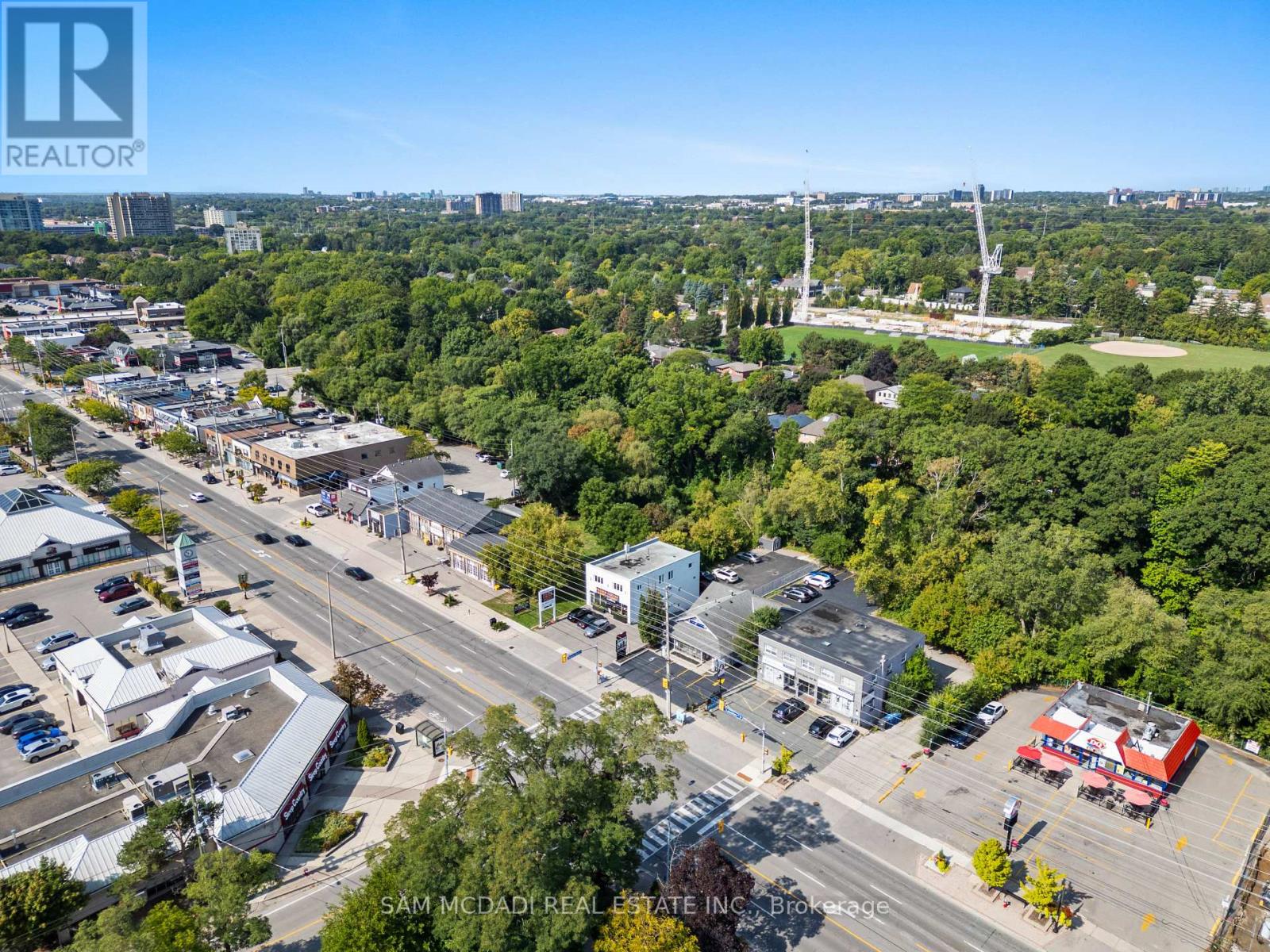 1651 Lakeshore Road W, Mississauga (Clarkson), Ontario  L5J 1J4 - Photo 17 - W12386671