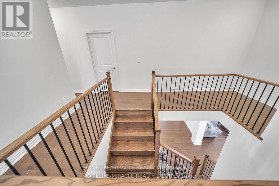1536 Buttercup Court, Milton, Ontario  L9E 2G3 - Photo 18 - W12386674