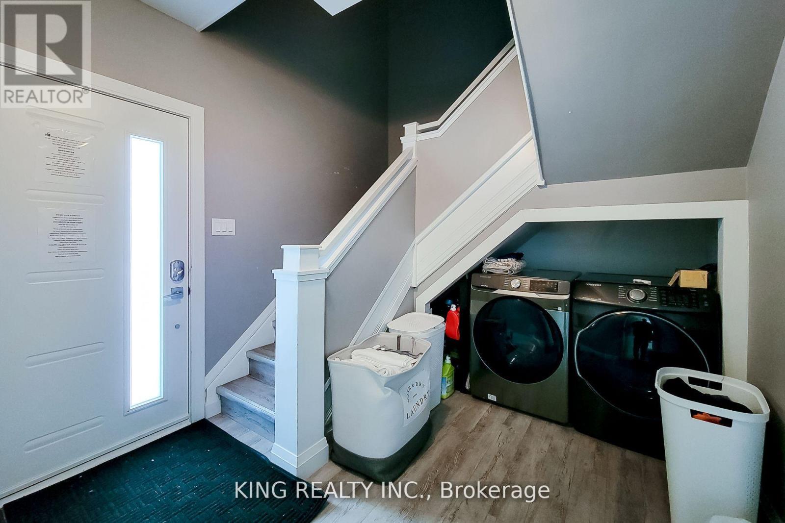 4464 Ellis Street, Niagara Falls (Downtown), Ontario  L2E 1H4 - Photo 10 - X12386659