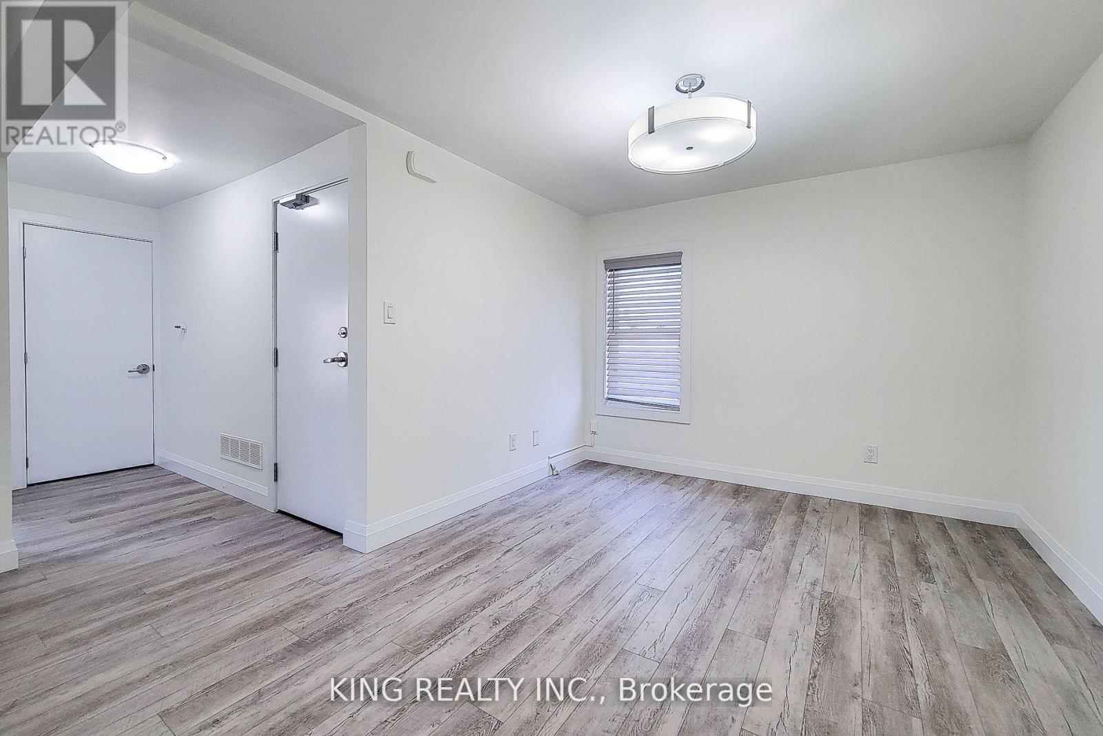 4464 Ellis Street, Niagara Falls (Downtown), Ontario  L2E 1H4 - Photo 11 - X12386659