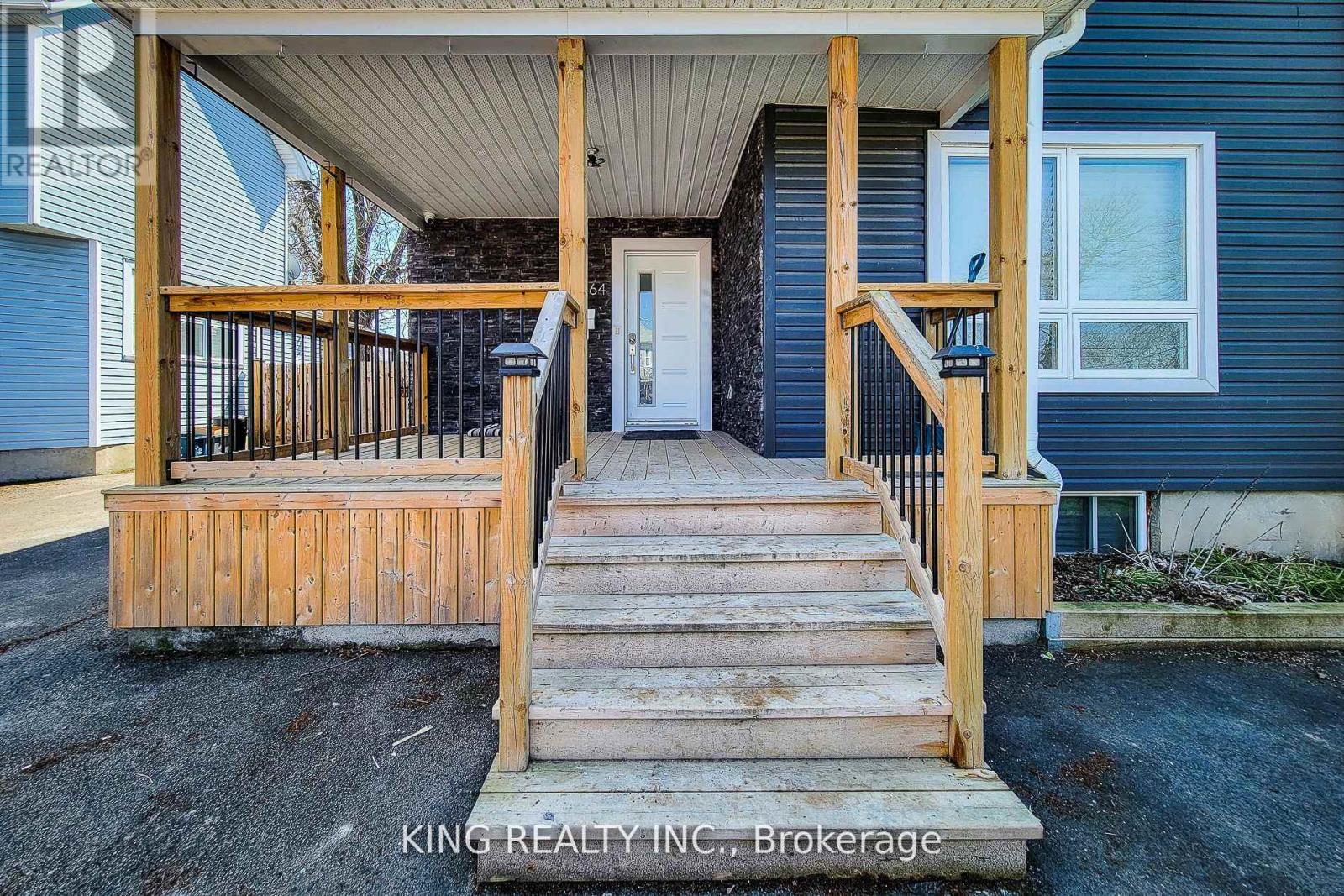 4464 Ellis Street, Niagara Falls (Downtown), Ontario  L2E 1H4 - Photo 2 - X12386659
