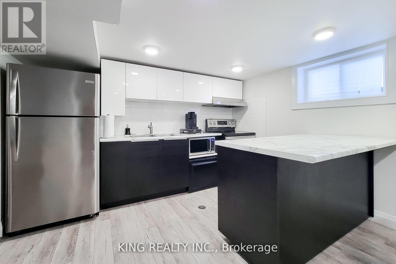 4464 Ellis Street, Niagara Falls (Downtown), Ontario  L2E 1H4 - Photo 22 - X12386659