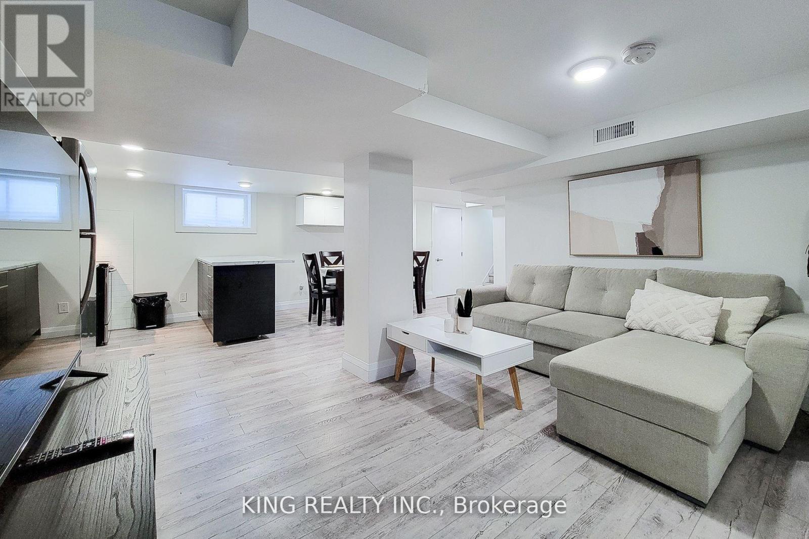 4464 Ellis Street, Niagara Falls (Downtown), Ontario  L2E 1H4 - Photo 23 - X12386659