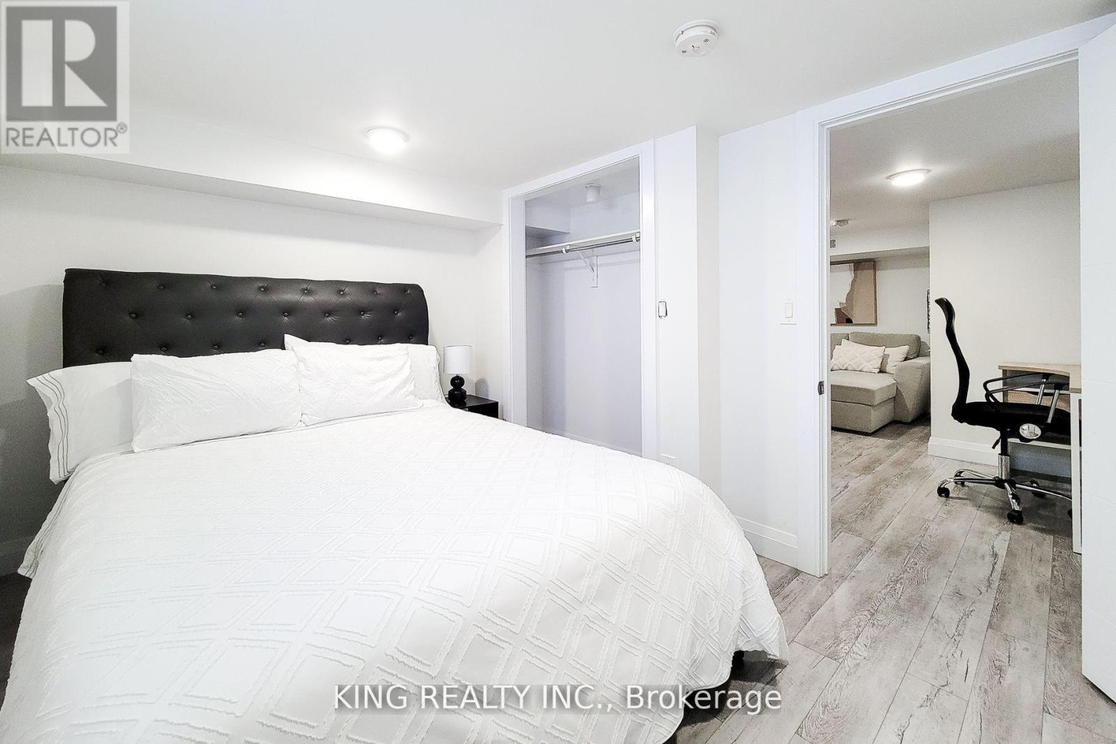 4464 Ellis Street, Niagara Falls (Downtown), Ontario  L2E 1H4 - Photo 25 - X12386659