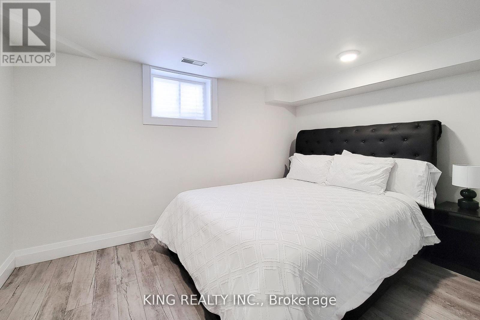 4464 Ellis Street, Niagara Falls (Downtown), Ontario  L2E 1H4 - Photo 26 - X12386659