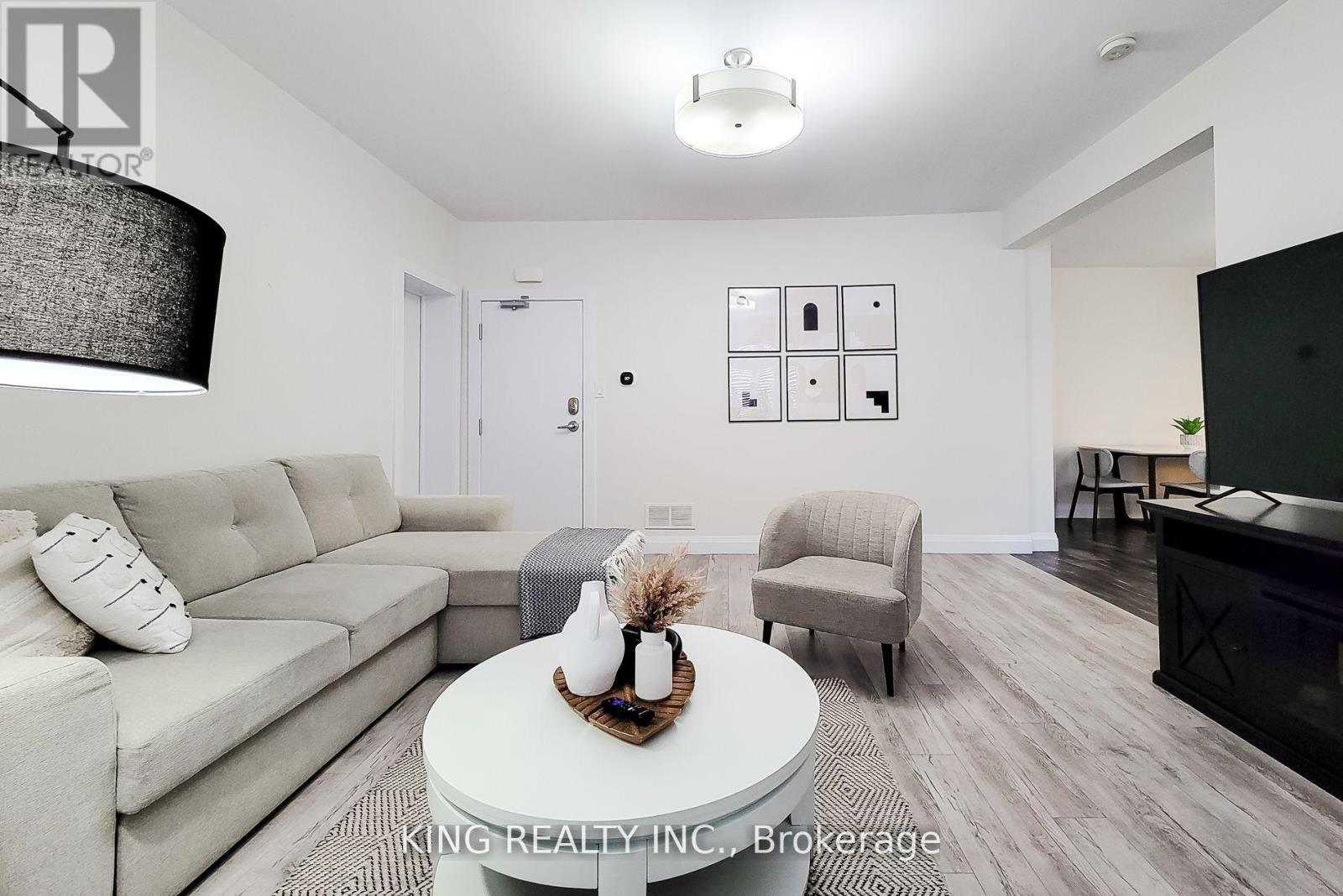4464 Ellis Street, Niagara Falls (Downtown), Ontario  L2E 1H4 - Photo 4 - X12386659