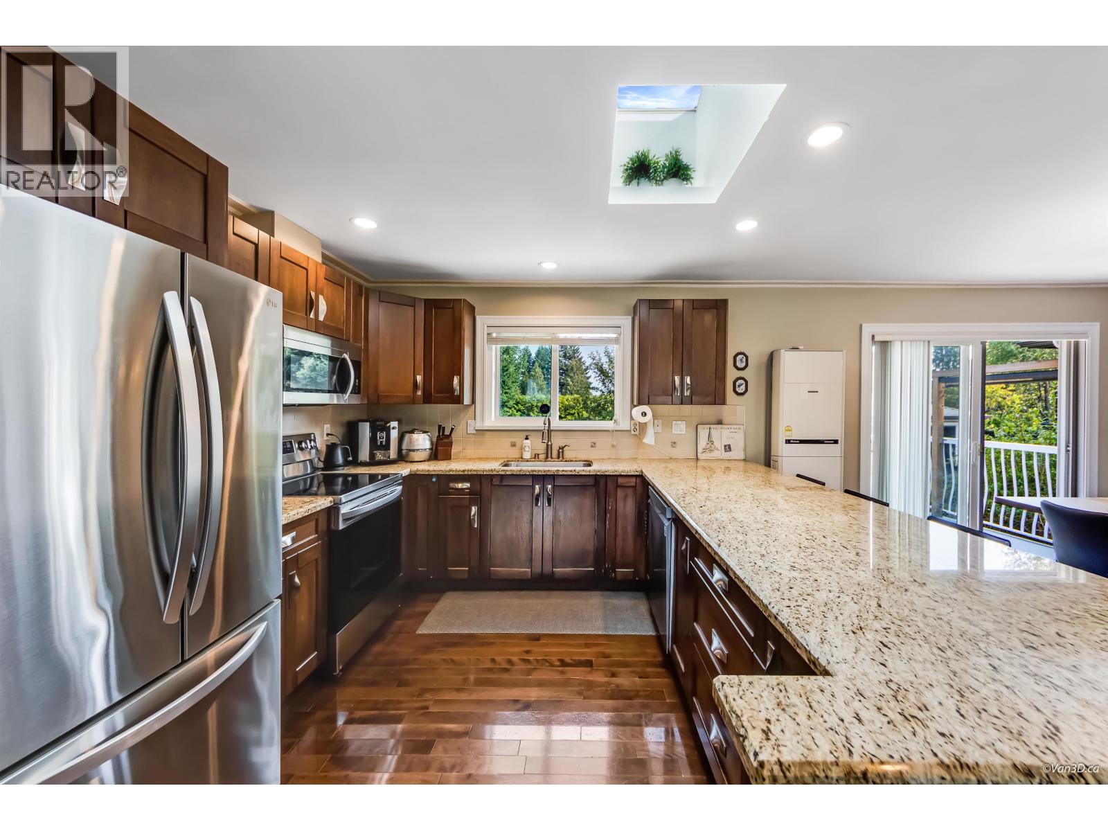 6142 Leibly Avenue, Burnaby, British Columbia  V5E 3C8 - Photo 10 - R3044504