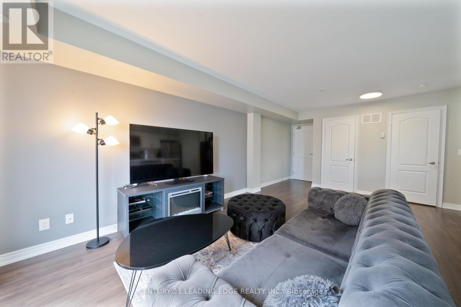 132 - 2 Dunsheath Way, Markham (Cornell), Ontario  L6B 1N3 - Photo 4 - N12386683