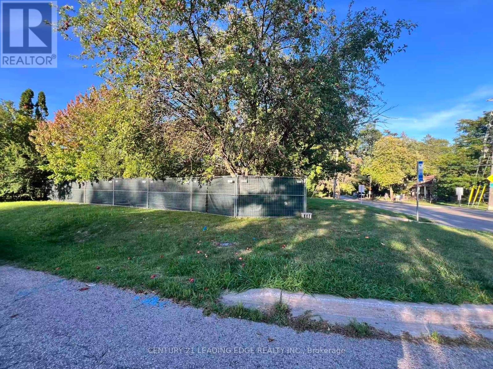 329 Mill Street, Richmond Hill (Mill Pond), Ontario  L4C 4B6 - Photo 12 - N12386684