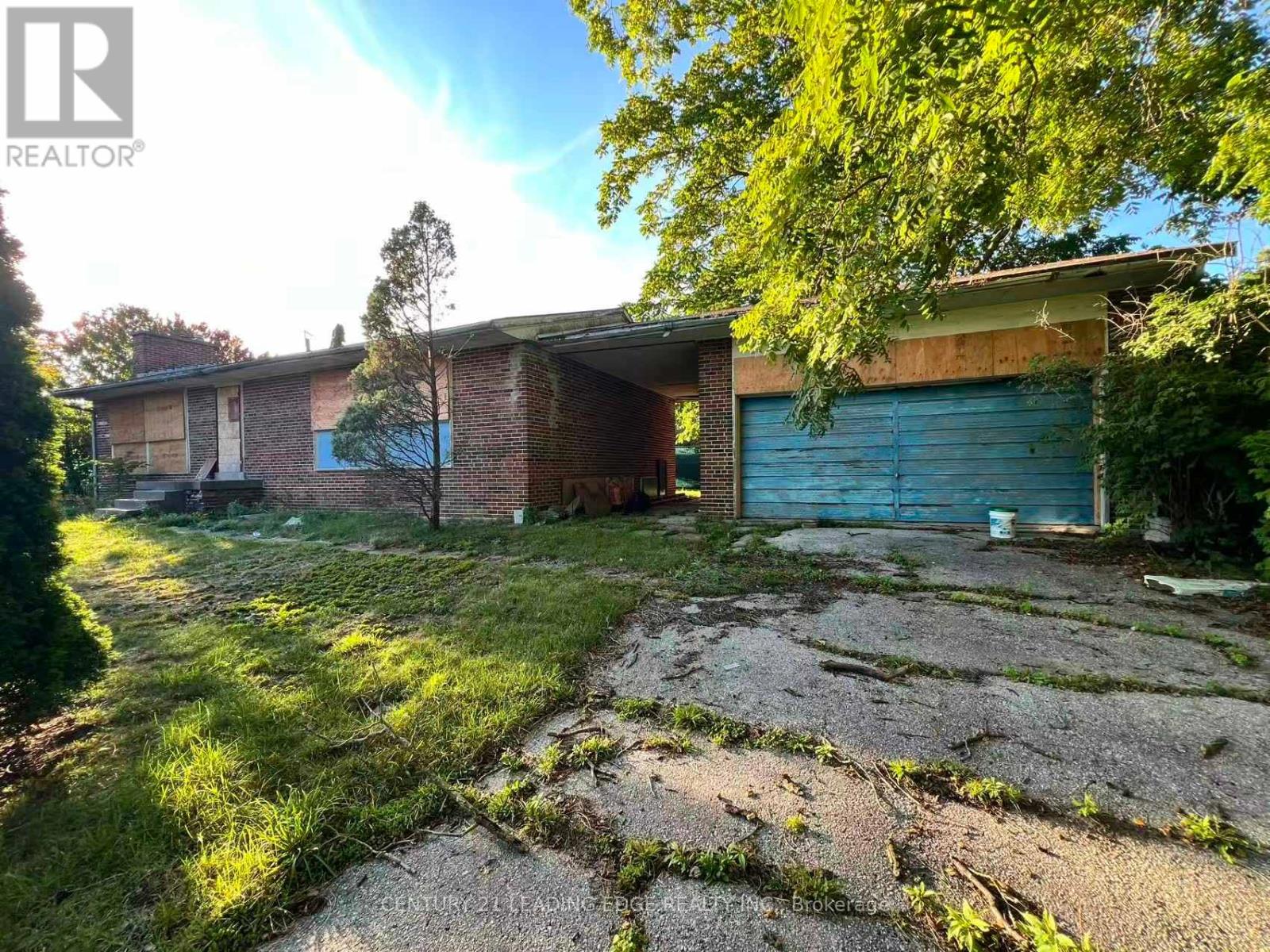 329 Mill Street, Richmond Hill (Mill Pond), Ontario  L4C 4B6 - Photo 2 - N12386684
