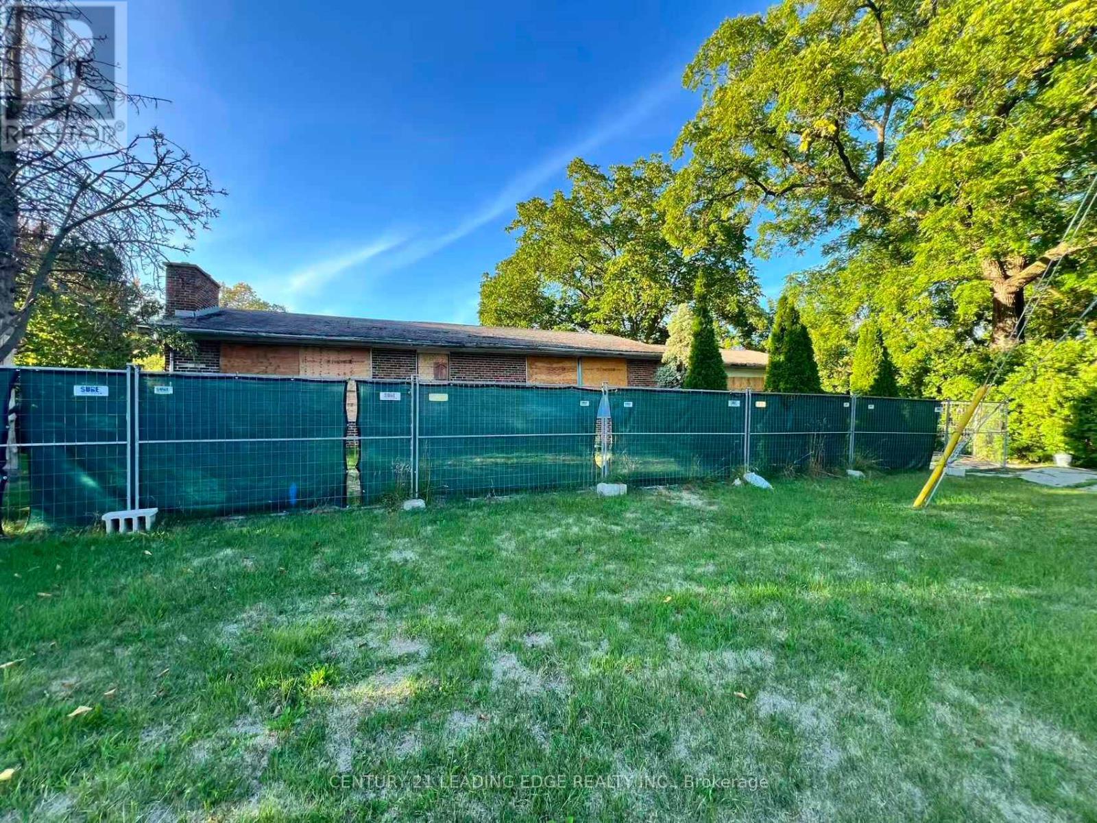 329 Mill Street, Richmond Hill (Mill Pond), Ontario  L4C 4B6 - Photo 6 - N12386684