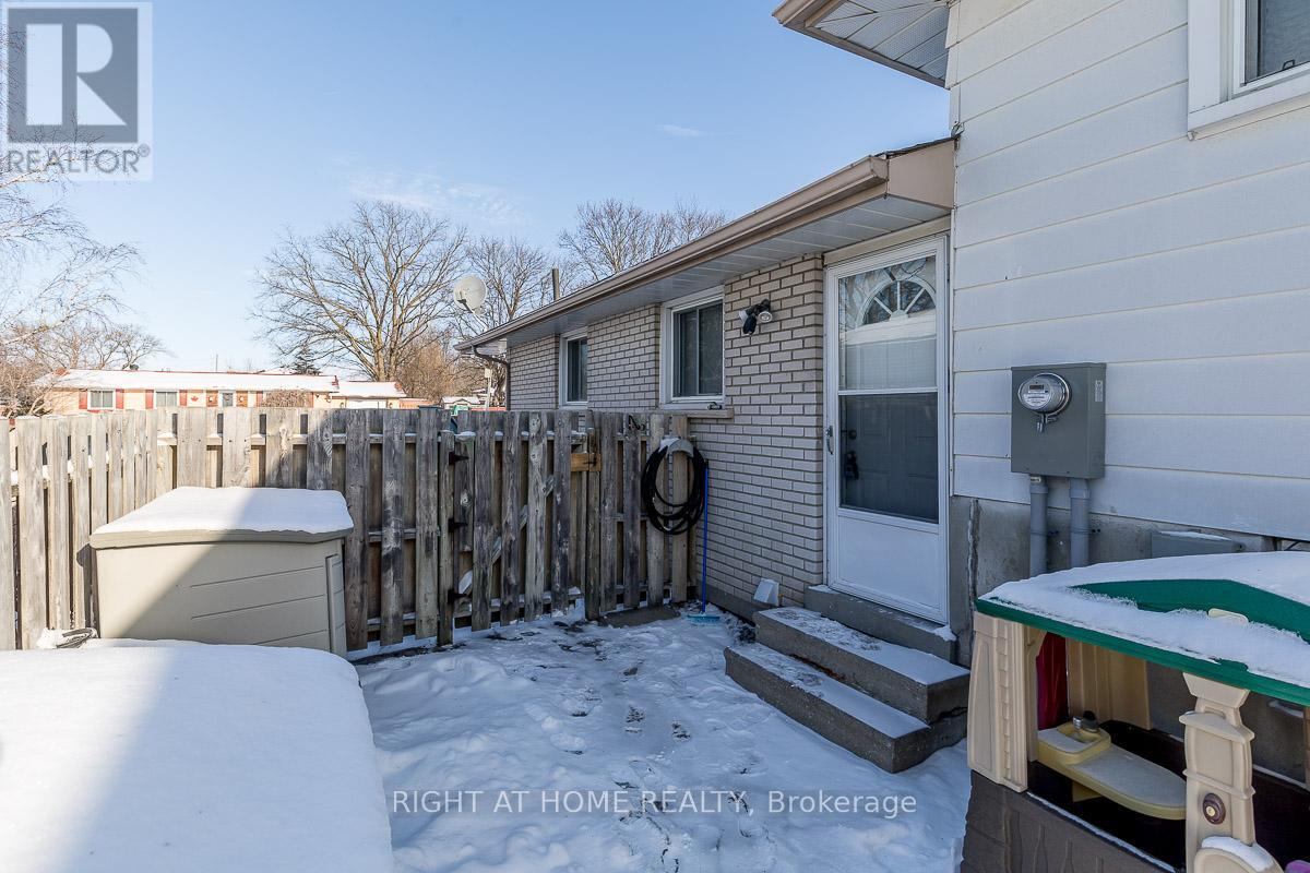 Lower - 169a Rose Street, Barrie, Ontario  L4M 2T8 - Photo 17 - S12386710